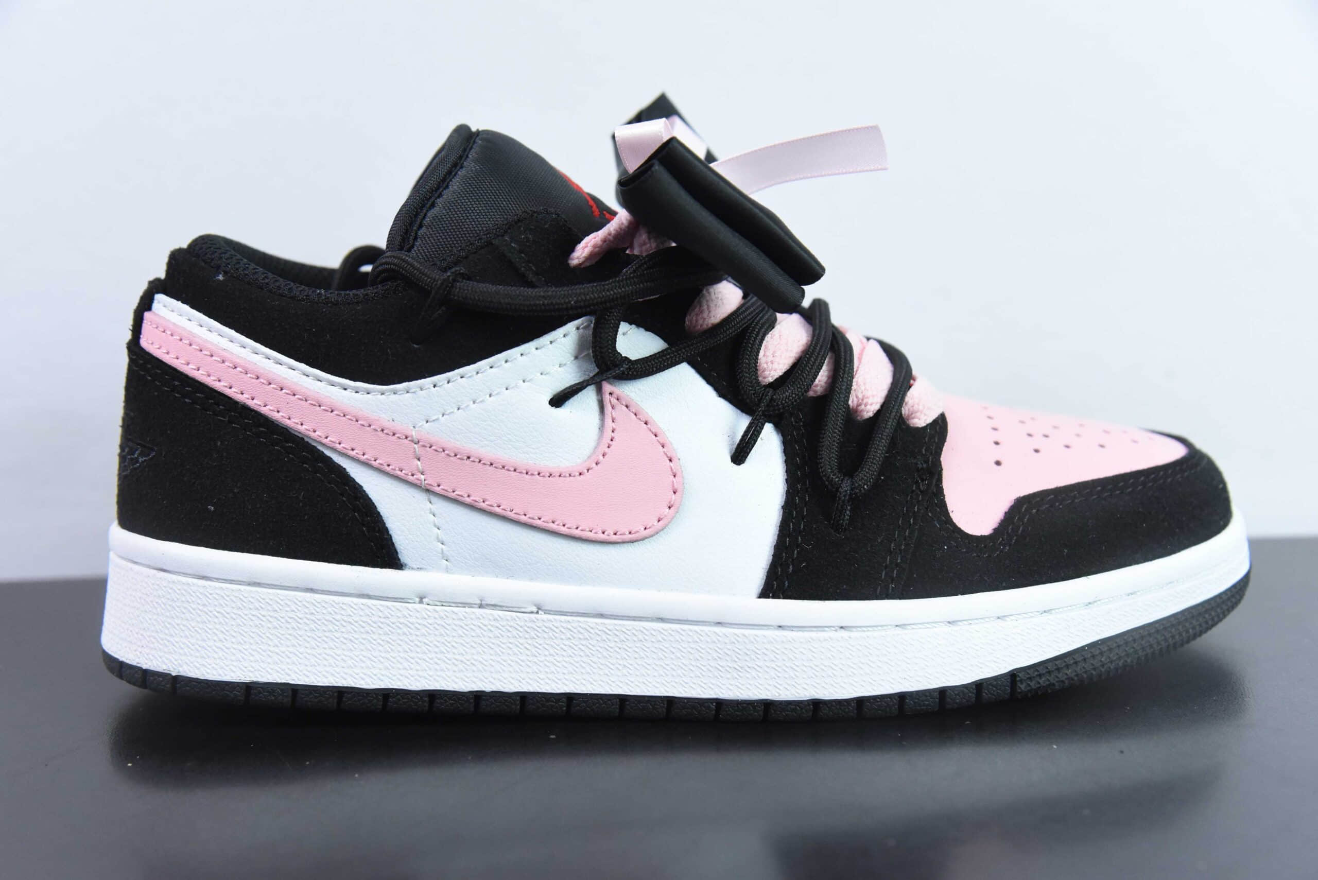 乔丹 Jordan Air Jordan 1 芝芝莓莓黑粉抽绳解构低帮篮球鞋纯原版本 货号：DX4374-008