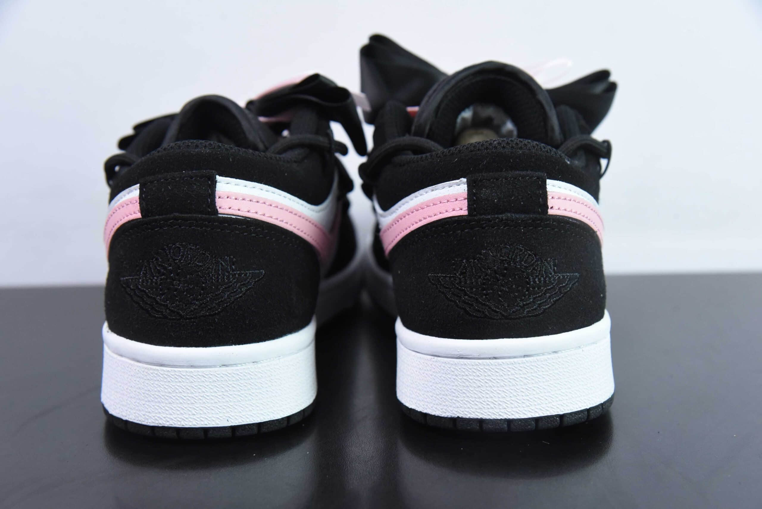 乔丹 Jordan Air Jordan 1 芝芝莓莓黑粉抽绳解构低帮篮球鞋纯原版本 货号：DX4374-008