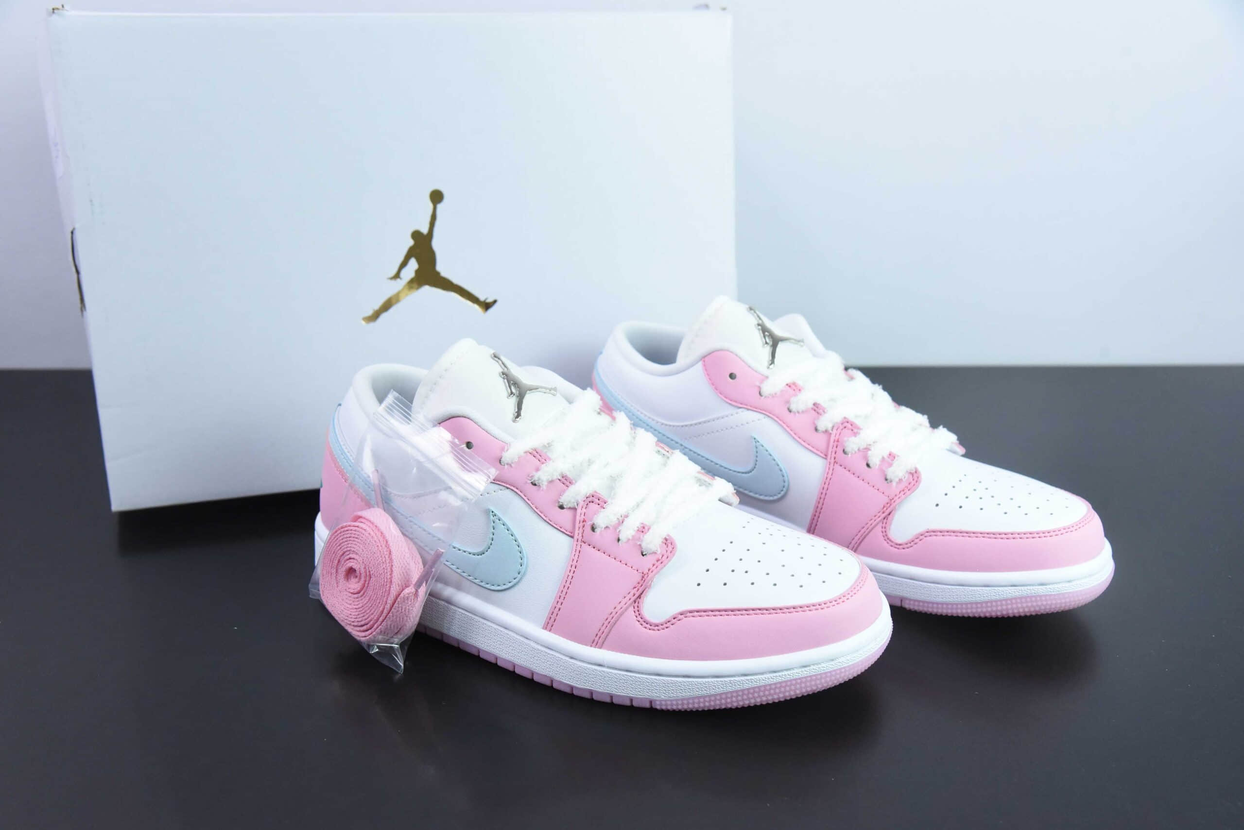 乔丹Air Jordan 1 Retro Low WhitePink FoamGlacier Blue AJ1白粉冰淇淋低帮休闲板鞋纯原版本 货号：HM3706-141