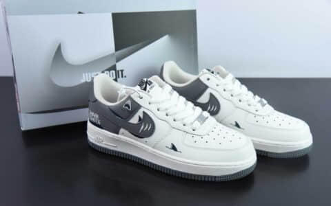 耐克Nike Air Force 1 Low 07 白灰双钩涂鸦空军一号低帮休闲板鞋纯原版本 货号：DB3301-220