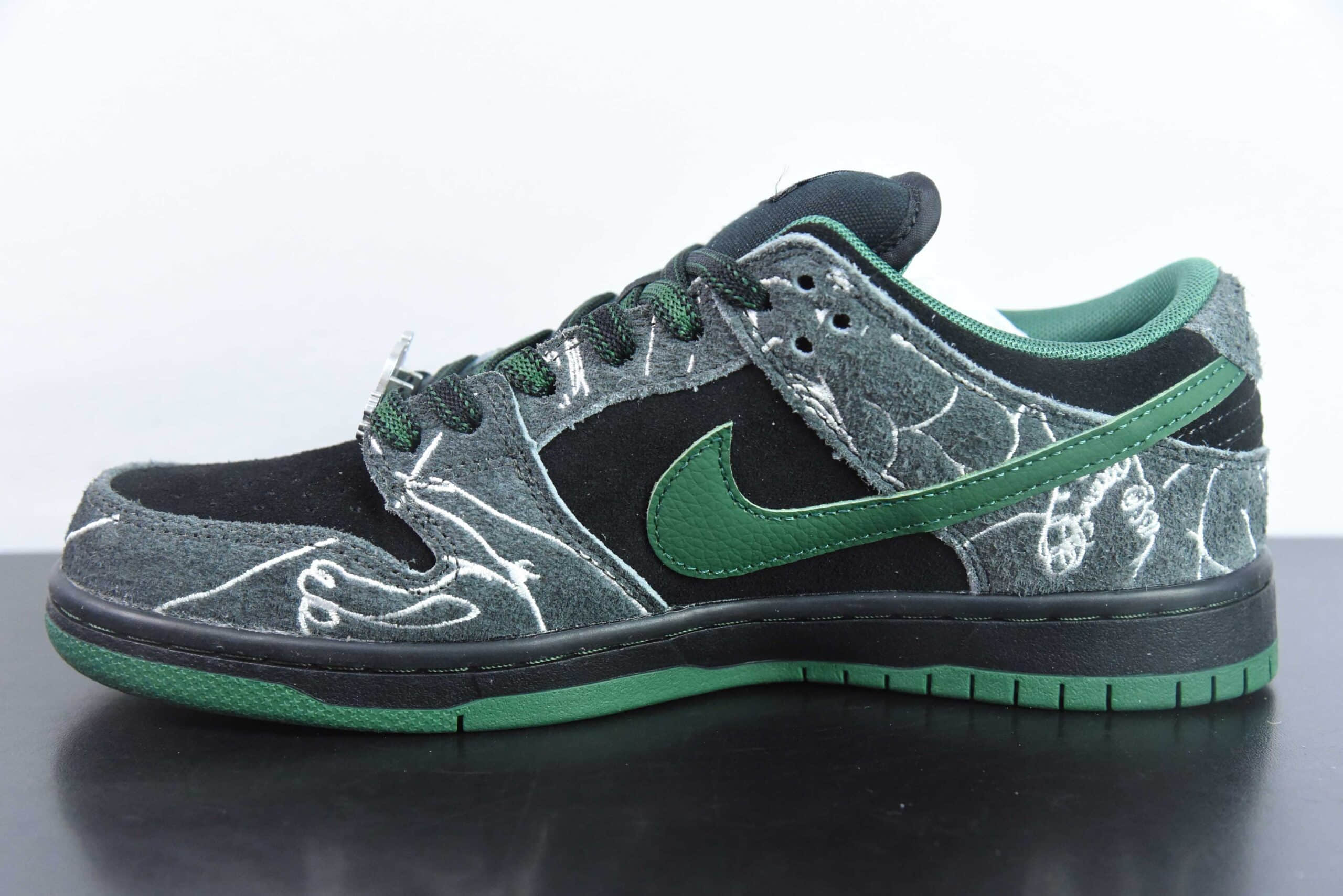 耐克Nike There Skateboards x Nk SB Dunk Low 黑绿涂鸦艺术风格联名款 SB低帮休闲板鞋纯原版本 货号：HF7743-001