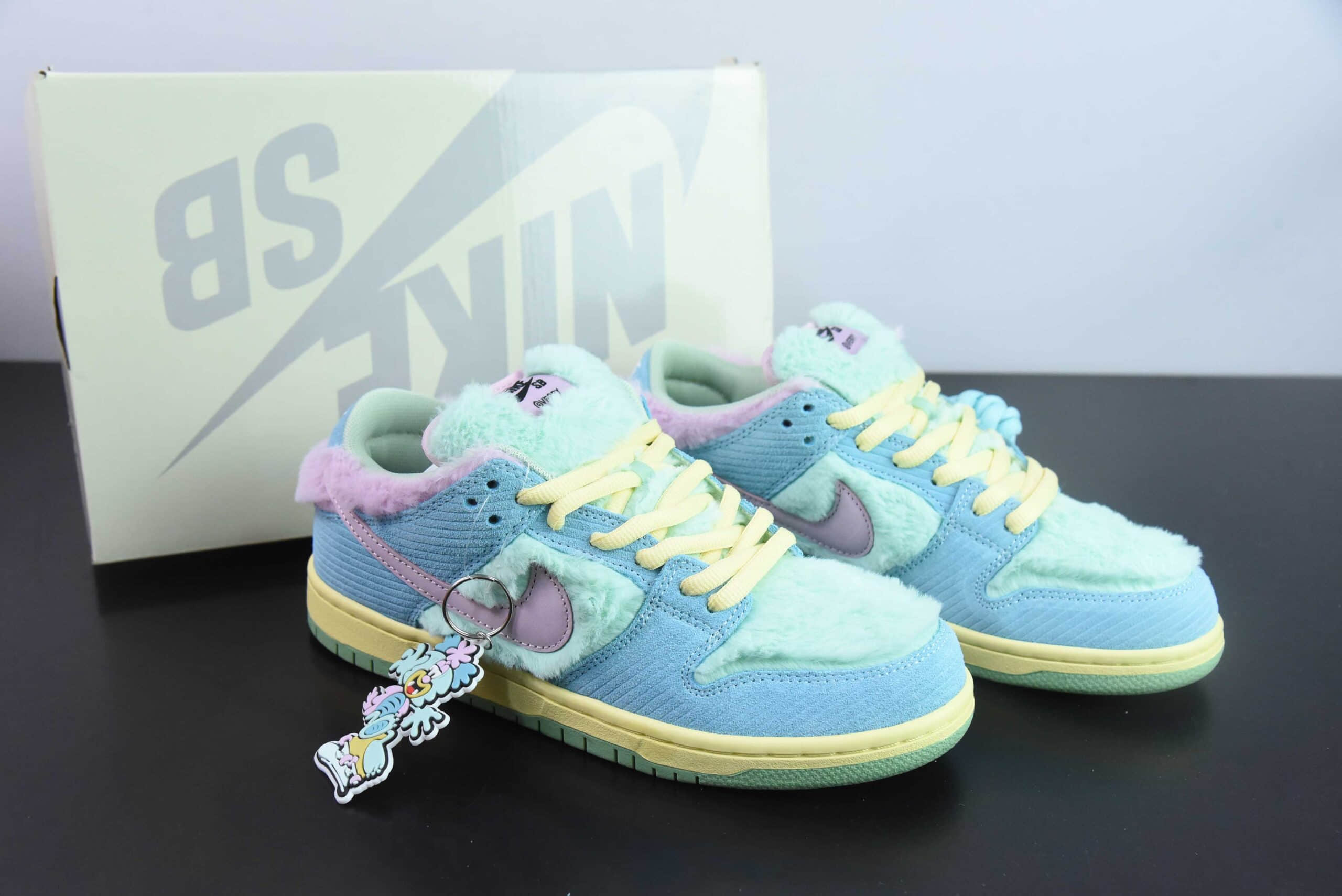 耐克Nike Verdy x Nike SB Dunk Low ProVisty联名毛绒鼠尾草绿黄色蓝SB扣篮系列低帮休闲运动滑板板鞋纯原版本 货号：FN6040-400