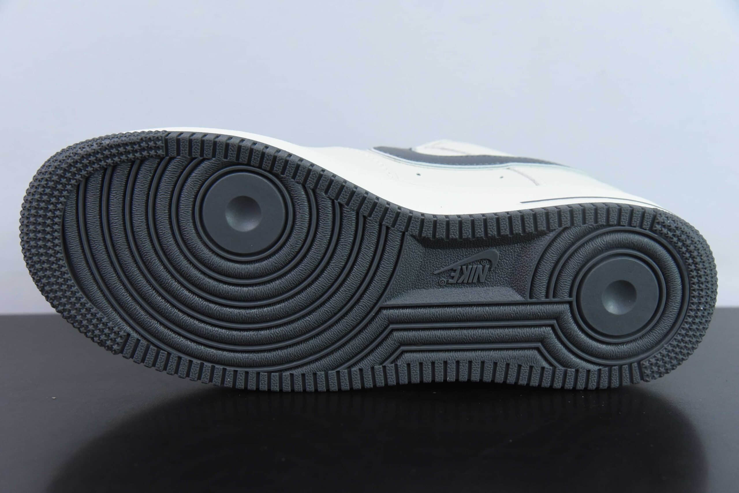 耐克Nike Air Force 1'07 Low Keep Fresh 深灰小勾空军一号低帮休闲板鞋纯原版本 货号：BM2023-105