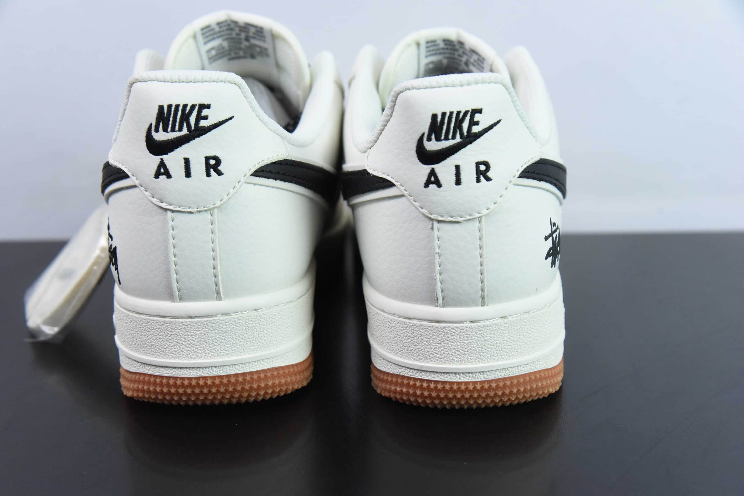 耐克Nike Air Force 1'07 Low斯图西联名米黑生胶空军一号低帮休闲板鞋纯原版本 货号：XZ5688-001