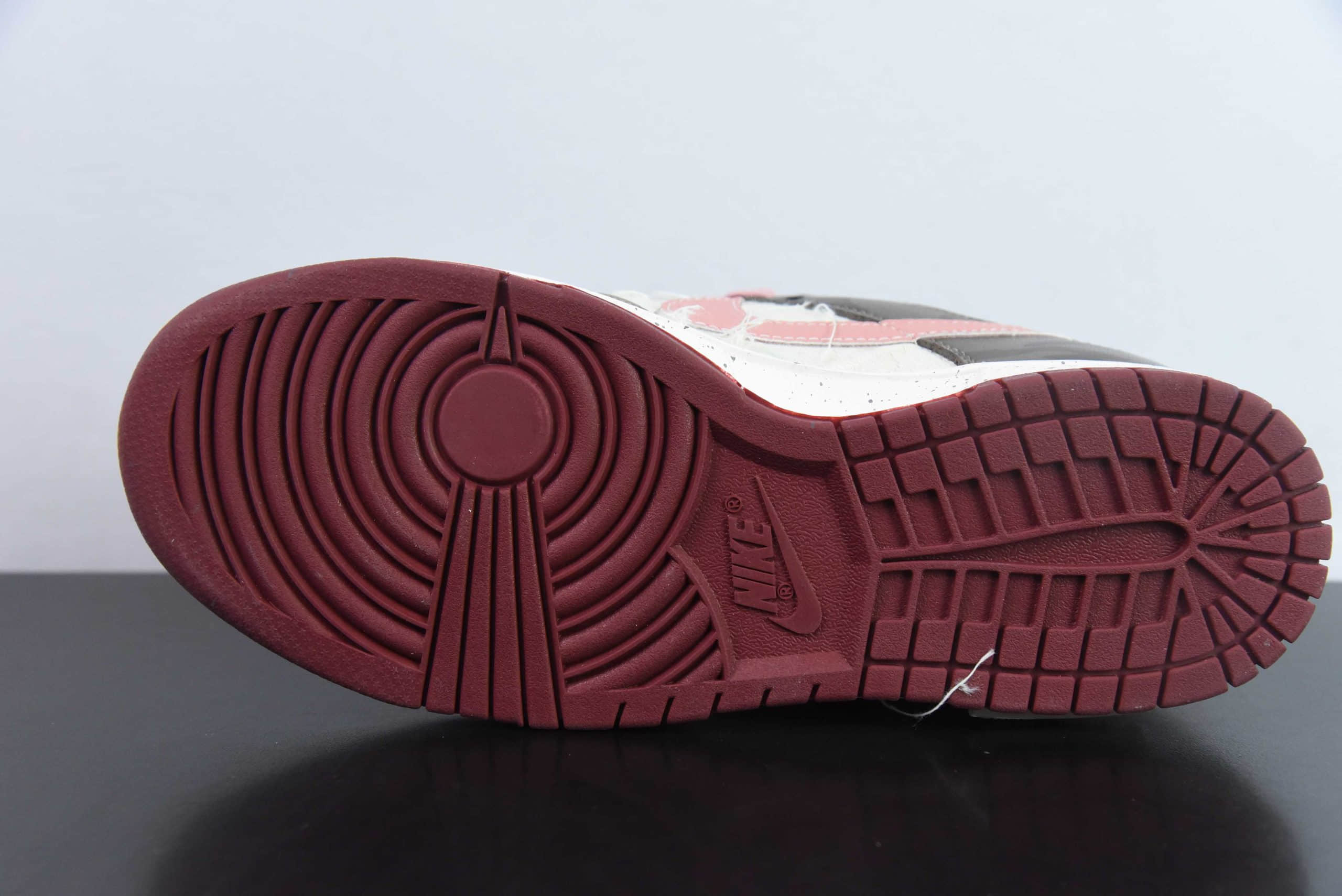 耐克Nike Dunk Low 熊猫恶作剧拓荒骑士粉尘SB低帮休闲板鞋纯原版本 货号：DD1391-601  