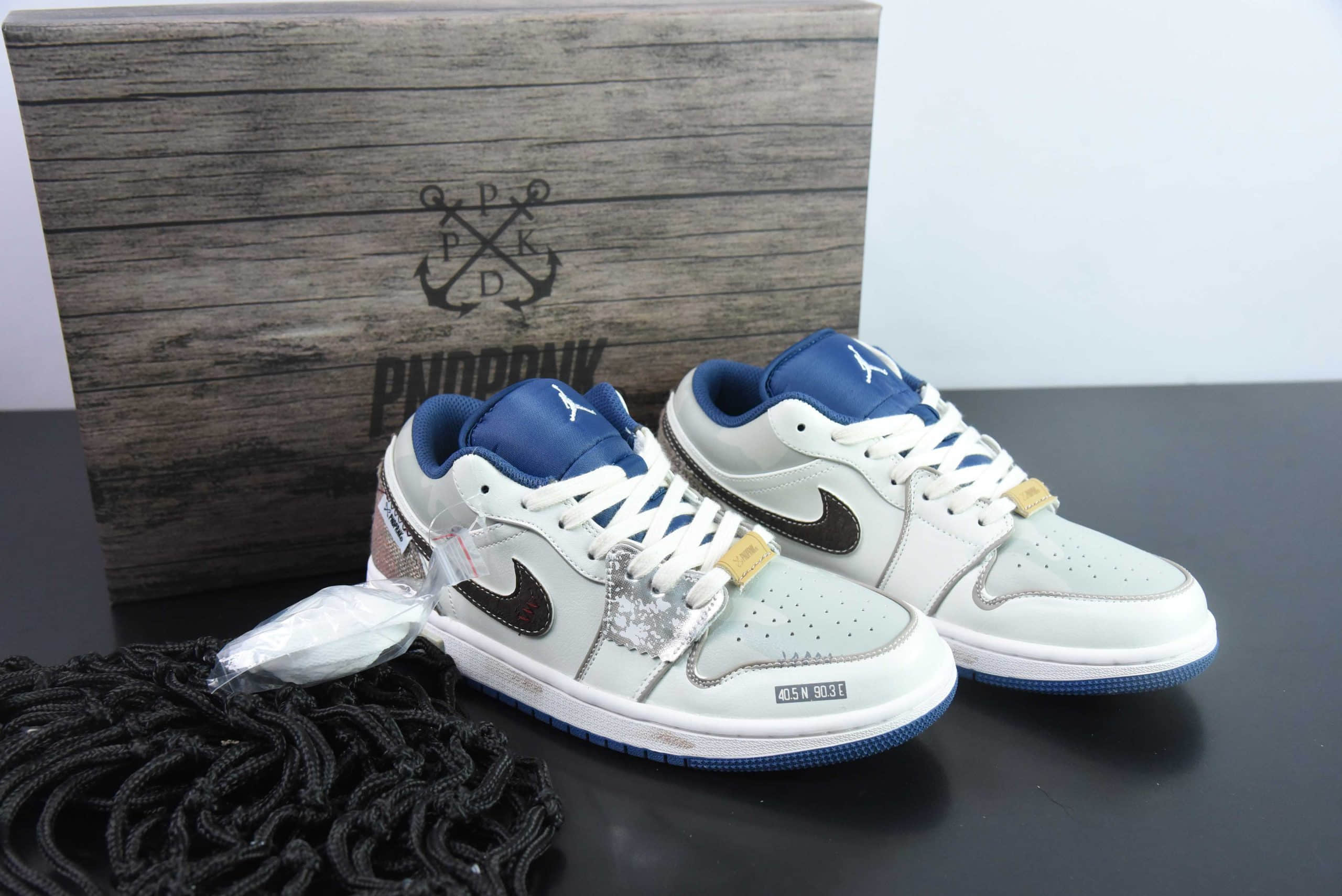 乔丹Air Jordan AJ1 Low 踏浪蓝白棕定制配色系列低帮复古文化篮球鞋纯原版本 货号：553558-414  