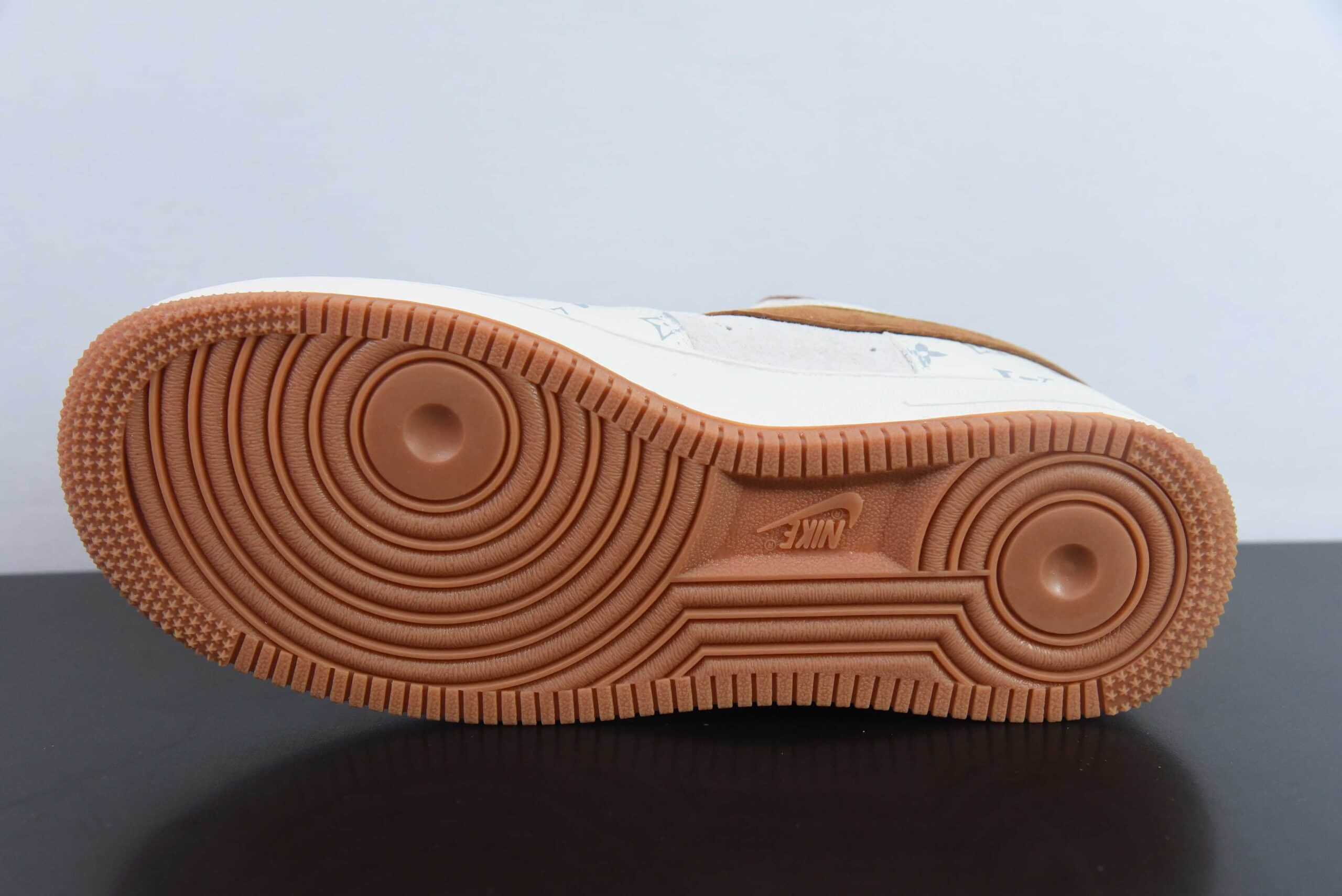 耐克Nike Air Force 1 AF1灰棕LV印花空军一号低帮休闲板鞋纯原版本 货号：CV1724-112