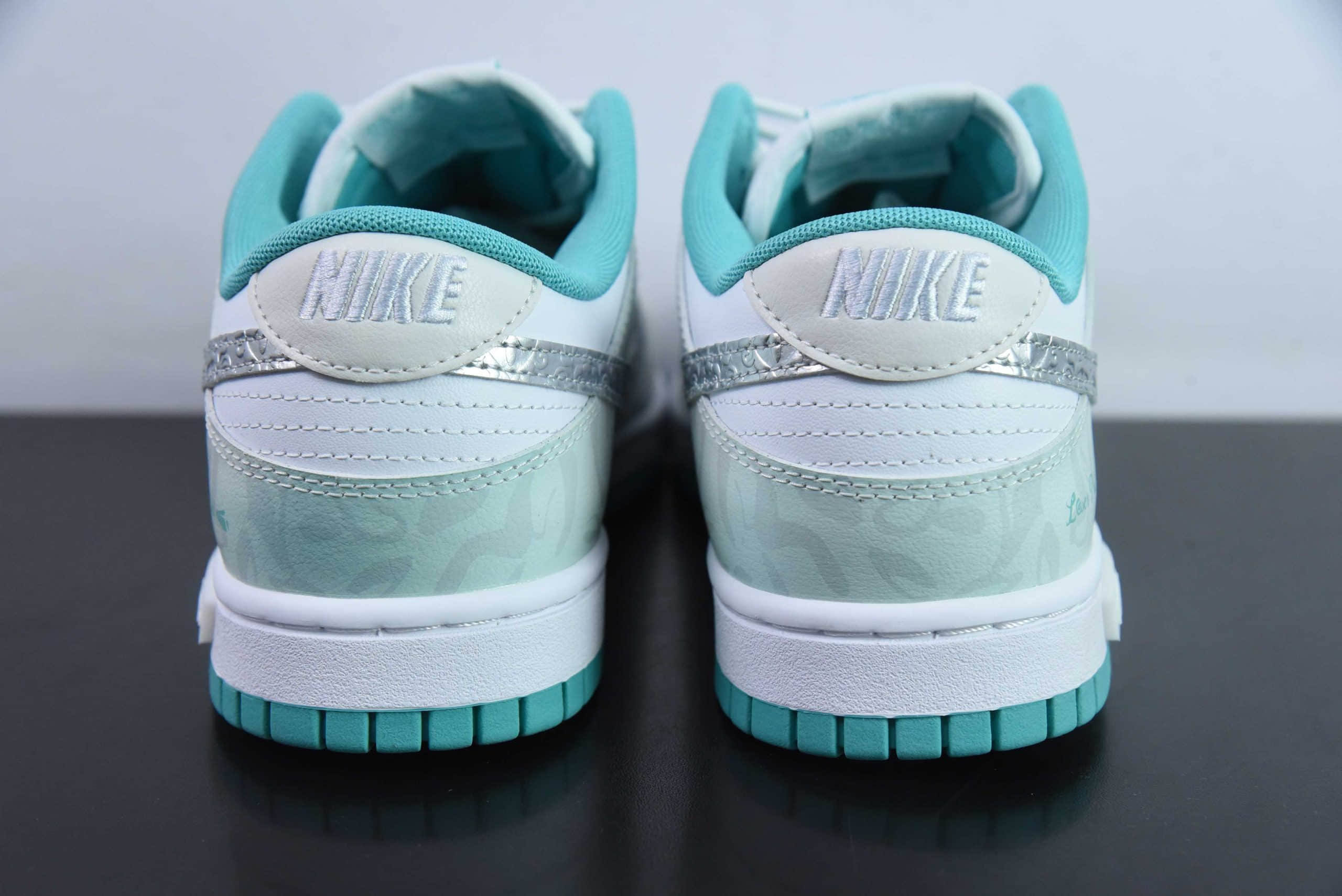 耐克Nike Dunk Low 熊猫恶作剧特别企划心动邮件薄荷心语SB低帮休闲板鞋纯原版本 货号：DV0833-102