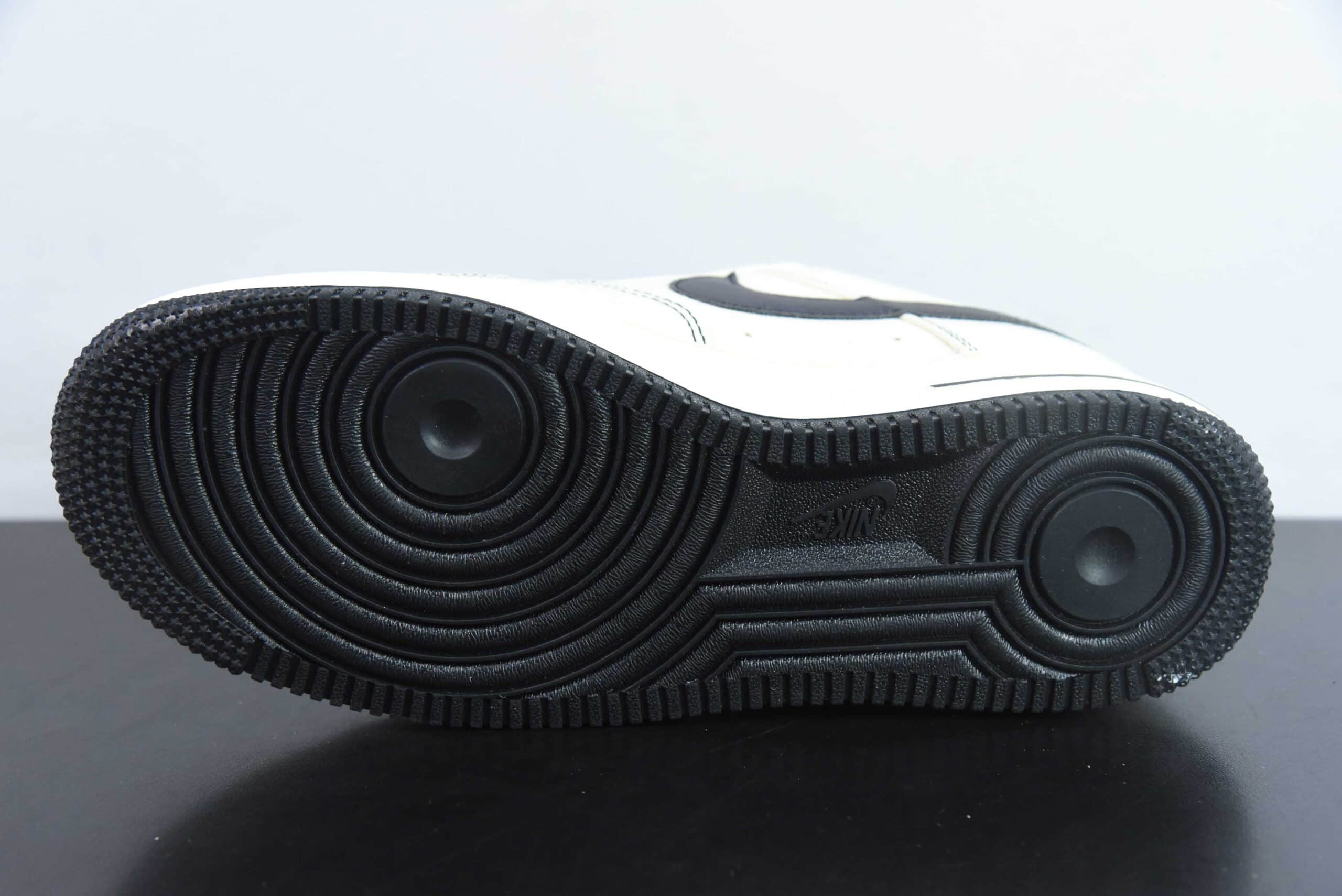 耐克Nike Air Force 1´07 Low米黑布面空军一号低帮百搭休闲运动板鞋纯原版本 货号：TQ1456-288