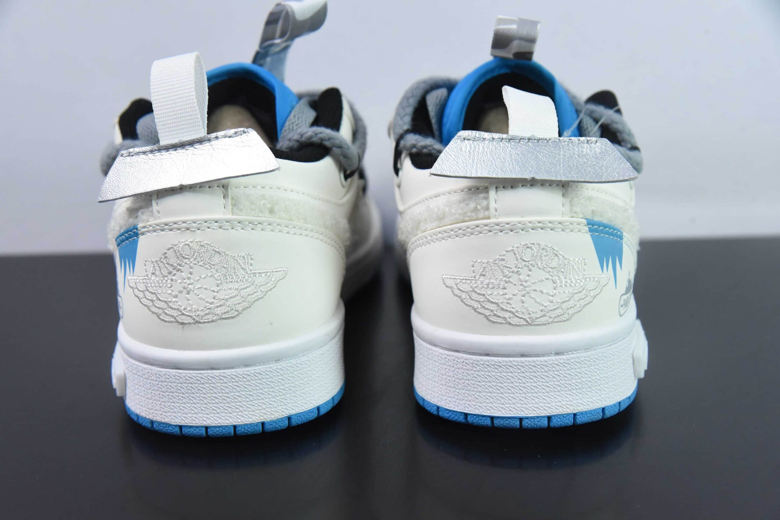 乔丹Air Jordan A BATHING APE STA x Travis Scott x Air Jordan 1 Low猿人白蓝灰绑带低帮复古文化篮球鞋纯原版本 货号：553558-041