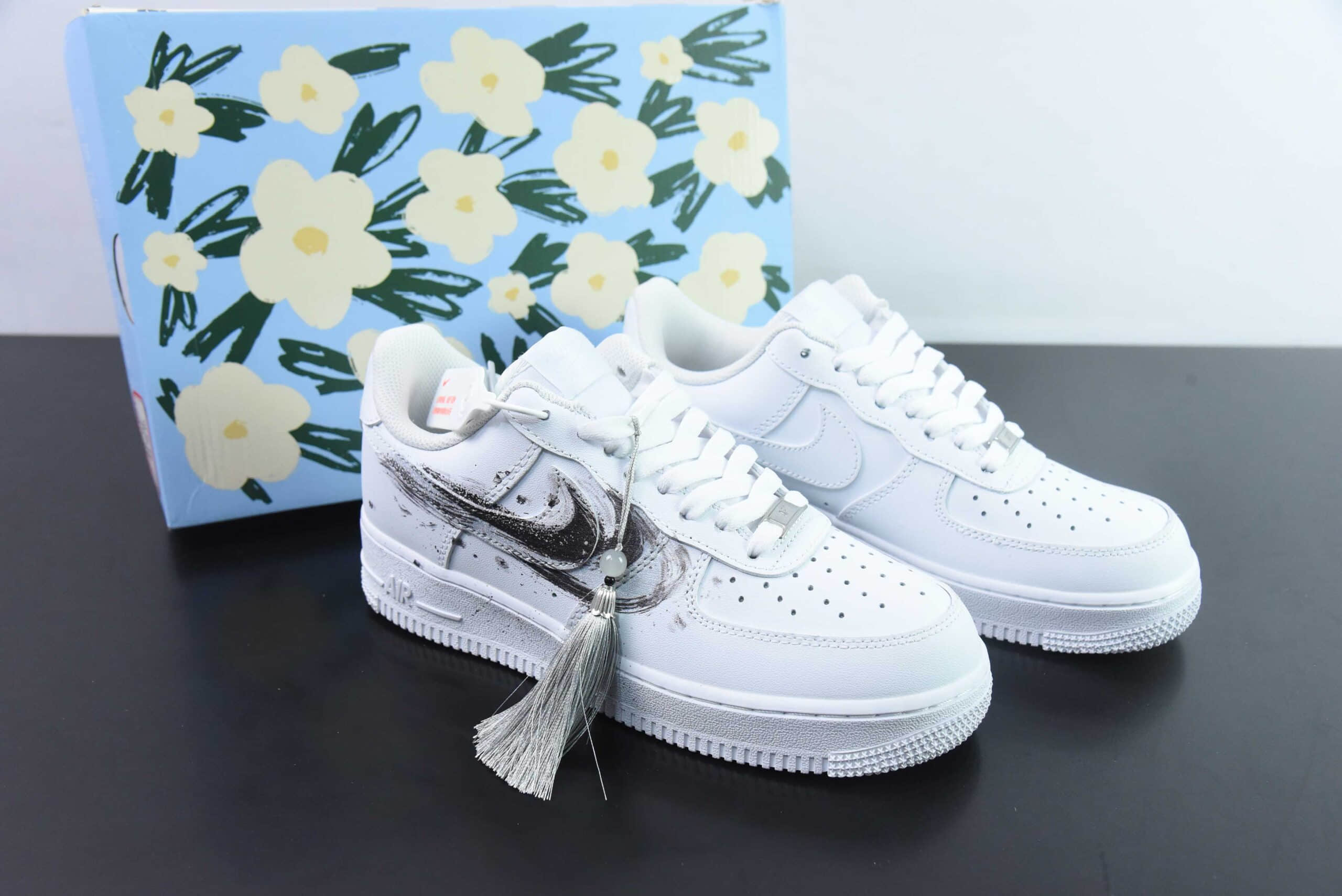 耐克Nike Air Force 1 Low 07 水墨画双钩空军一号低帮休闲板鞋纯原版本 货号：LL6976-521