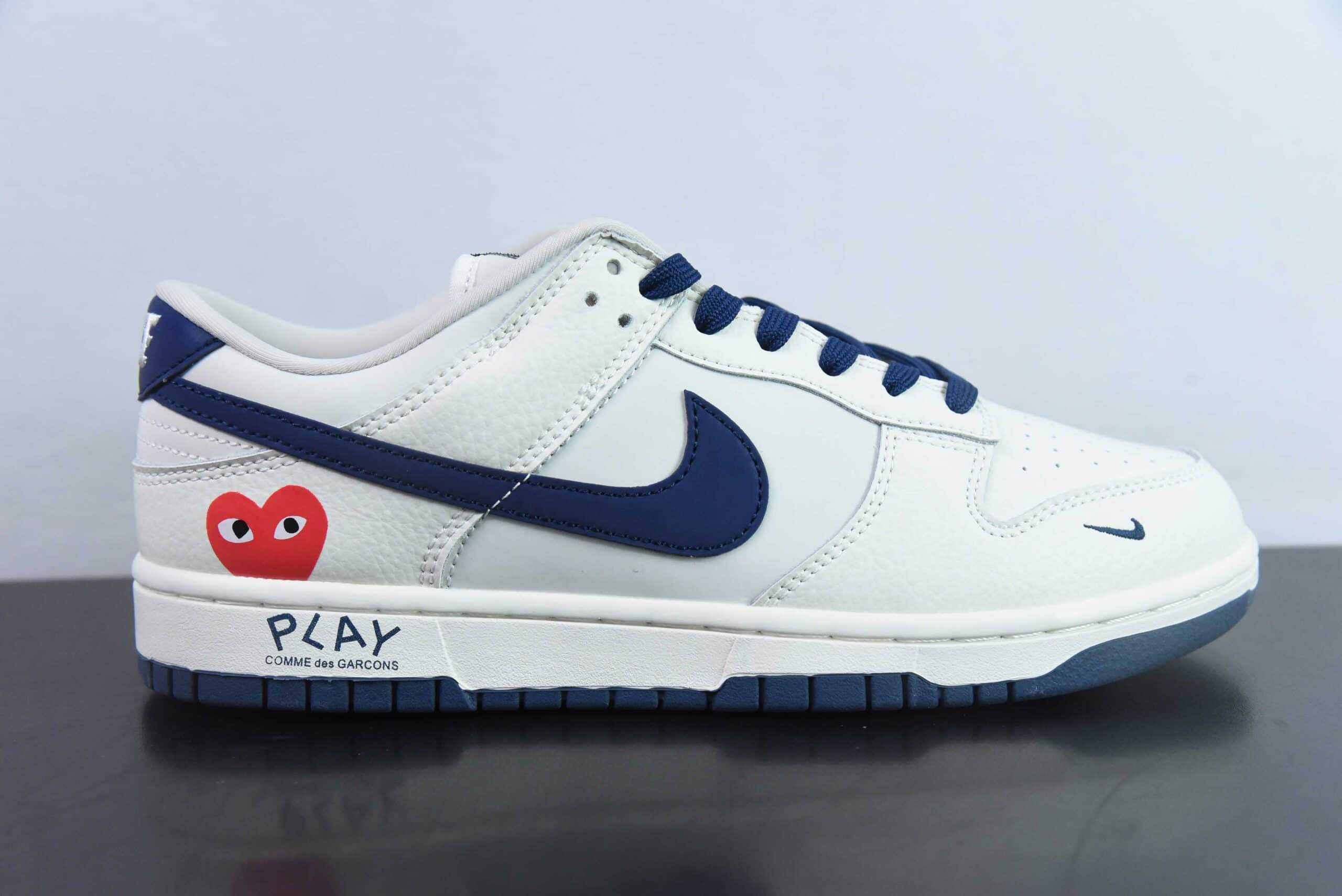 耐克Nike SB Dunk Low x Comme des Garcons川久保玲联名白蓝满天星SB低帮休闲滑板鞋纯原版本 货号：KK1888-008 