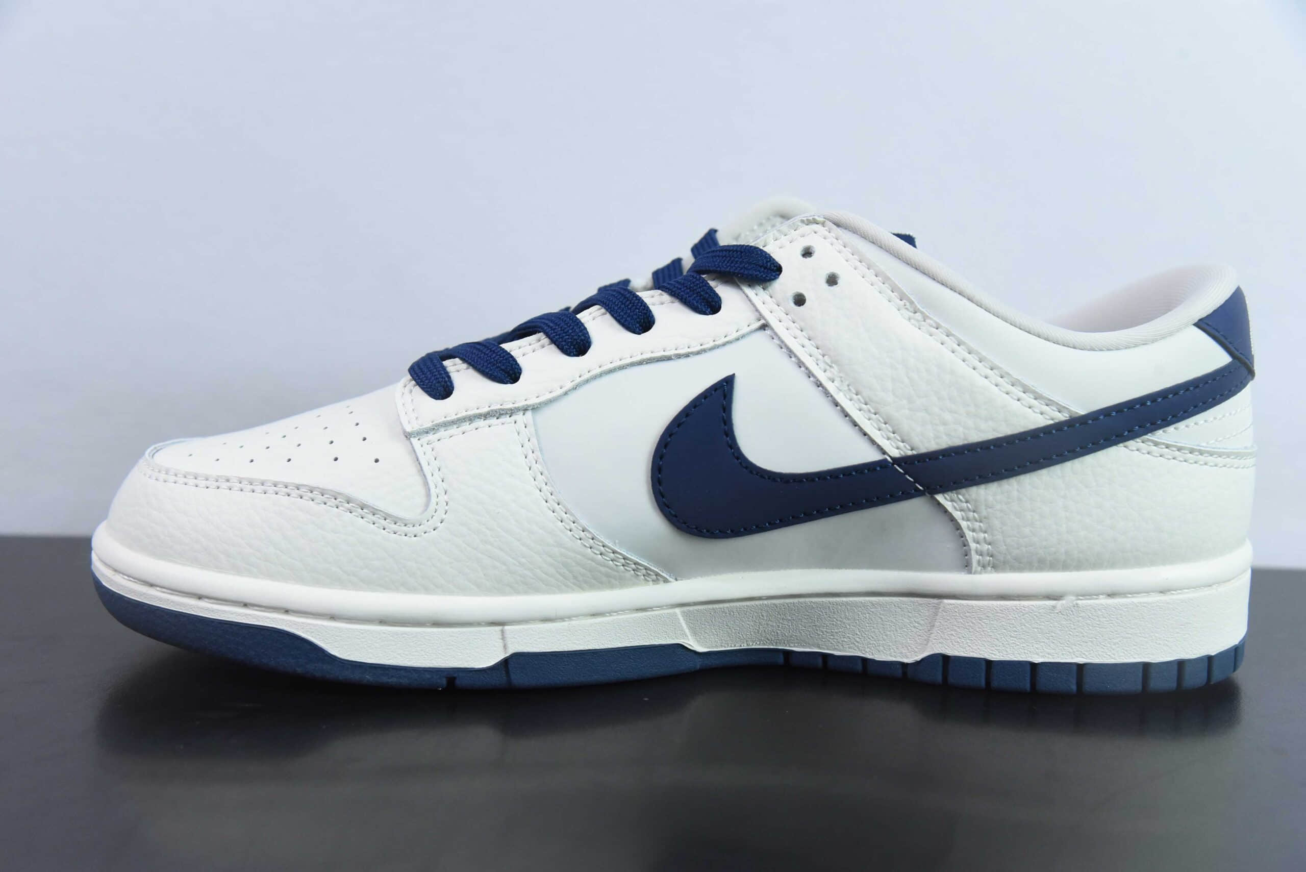 耐克Nike SB Dunk Low x Comme des Garcons川久保玲联名白蓝满天星SB低帮休闲滑板鞋纯原版本 货号：KK1888-008 
