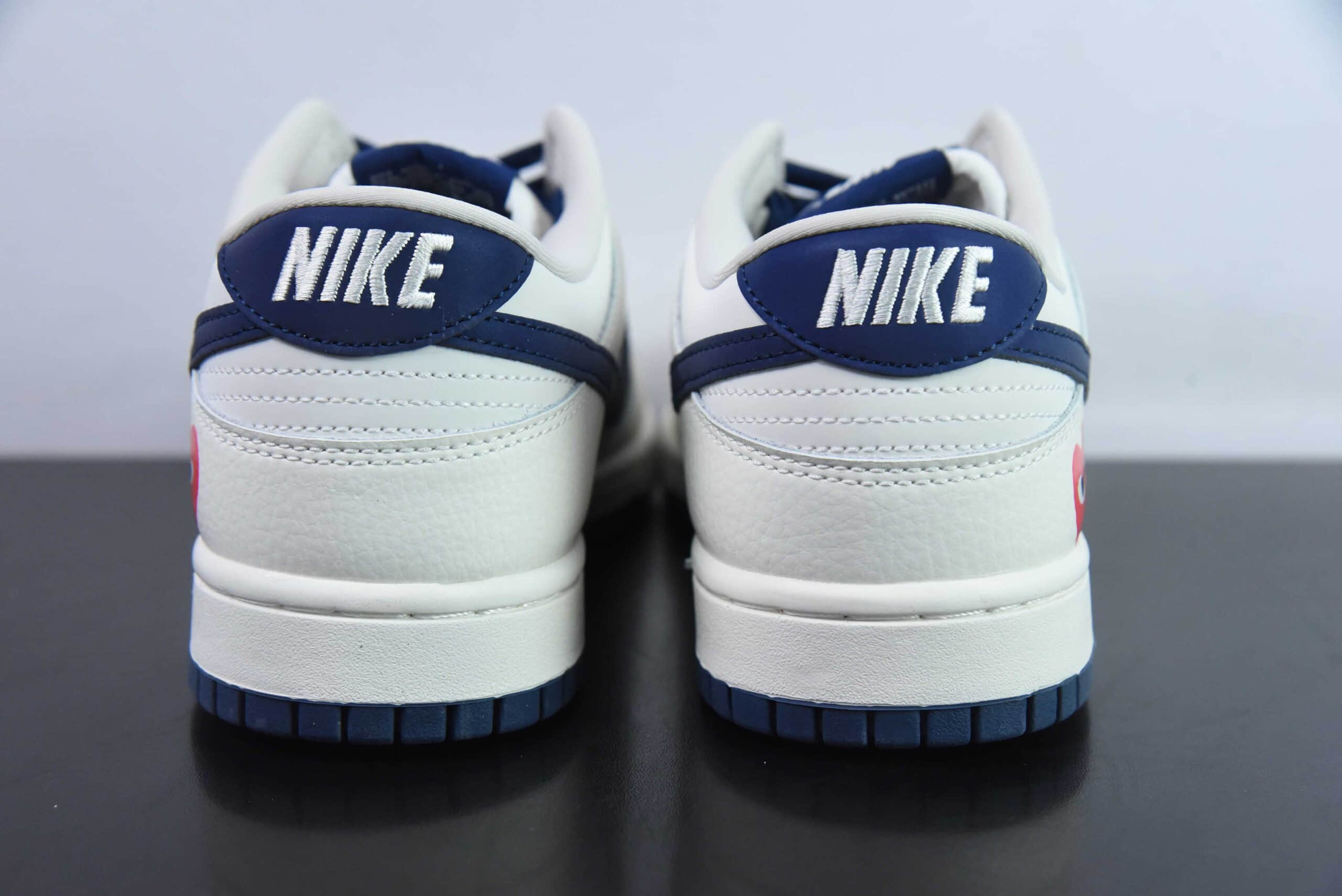 耐克Nike SB Dunk Low x Comme des Garcons川久保玲联名白蓝满天星SB低帮休闲滑板鞋纯原版本 货号：KK1888-008 