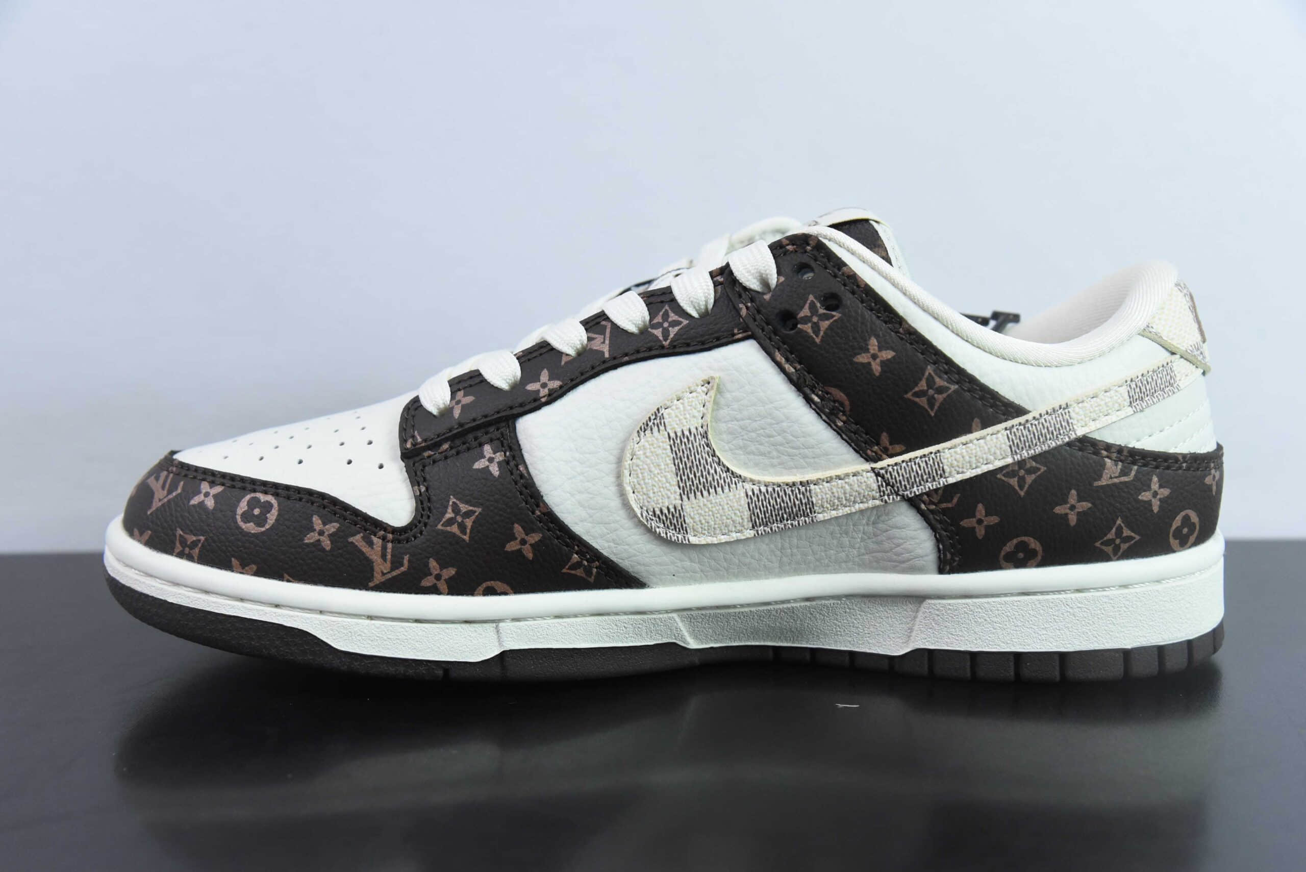 耐克Nike SB Dunk Low x Louis Vuitton LV联名白棕老花SB低帮休闲滑板鞋纯原版本 货号：SJ2068-253