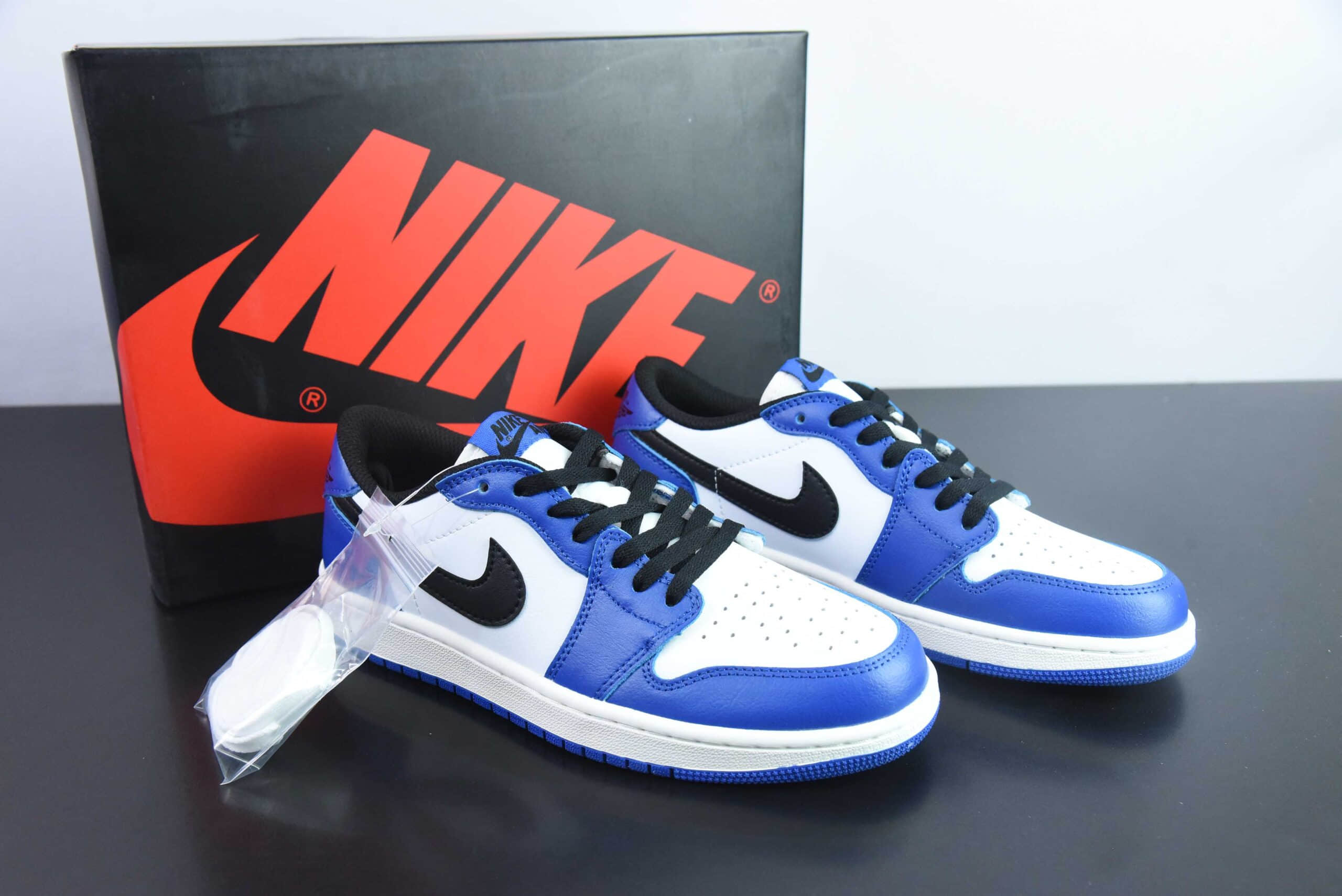 乔丹Air Jordan 1 Low 蓝白黑AJ1乔1低帮休闲板鞋纯原版本 货号：CZ0790-140