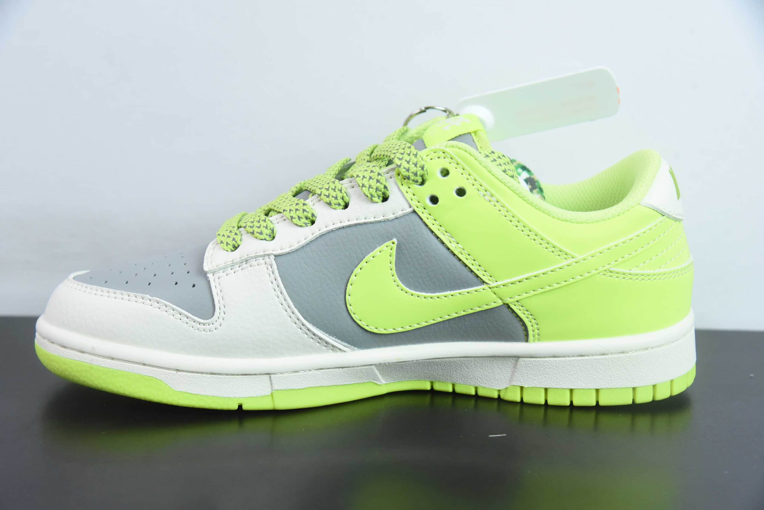 耐克Nike SB Dunk Low“ Bape联名——米灰绿” 周年高端定制SB低帮休闲板鞋纯原版本 货号：BB8969-005