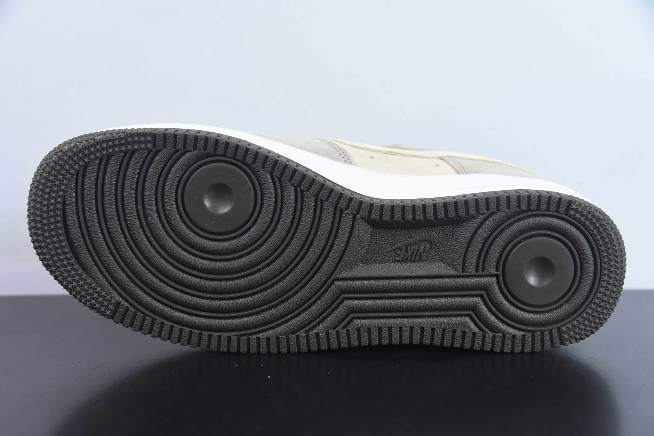耐克Nike Air Force 1 LOW 大友克洋麂皮米棕路飞空军一号低帮休闲板鞋纯原版本 货号：LF8989-222