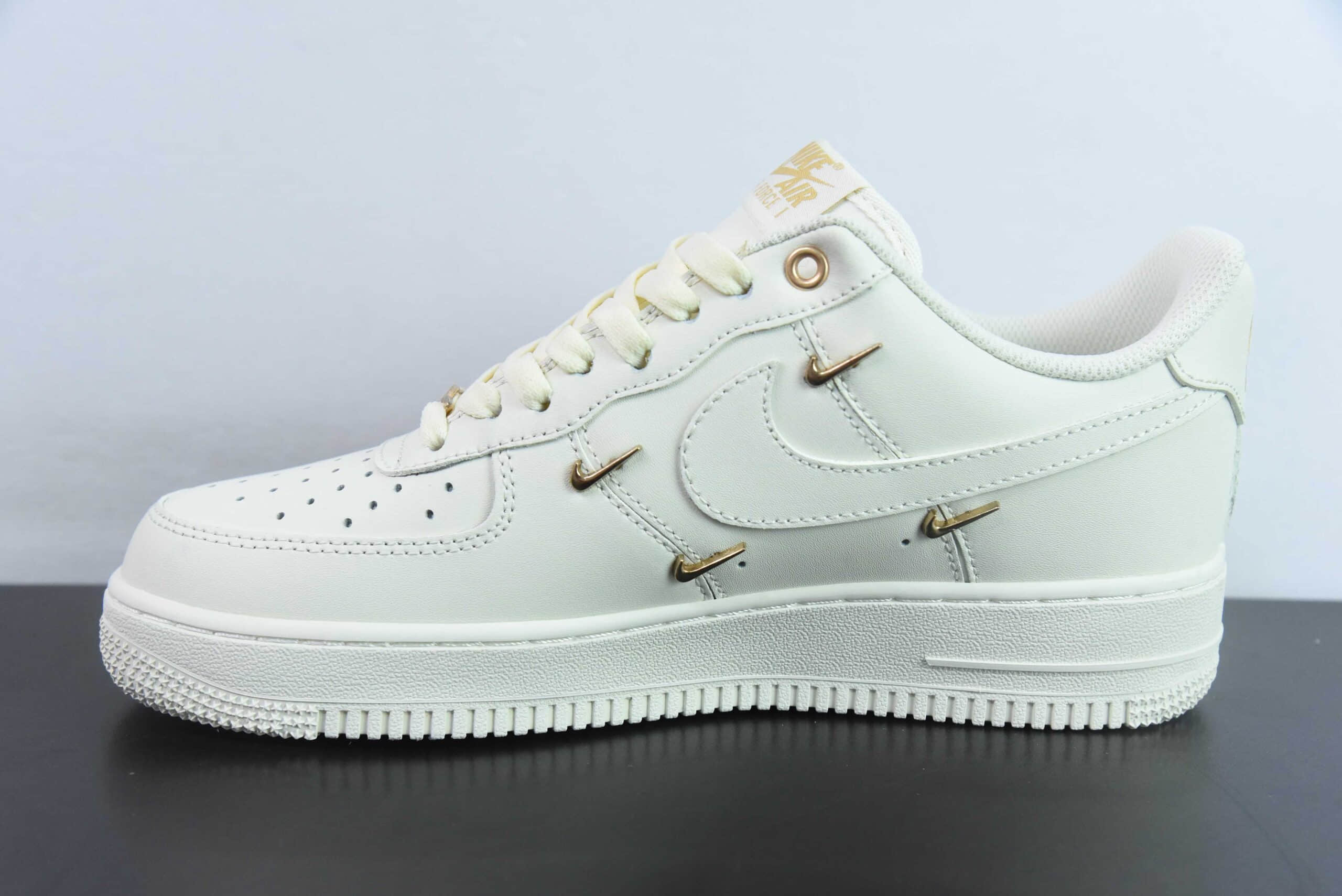 耐克Nike Air Force 1´07 Low 二次元主题薄荷曼波米金喷绘空军一号低帮百搭休闲运动板鞋纯原版本 货号：ZH0316-040