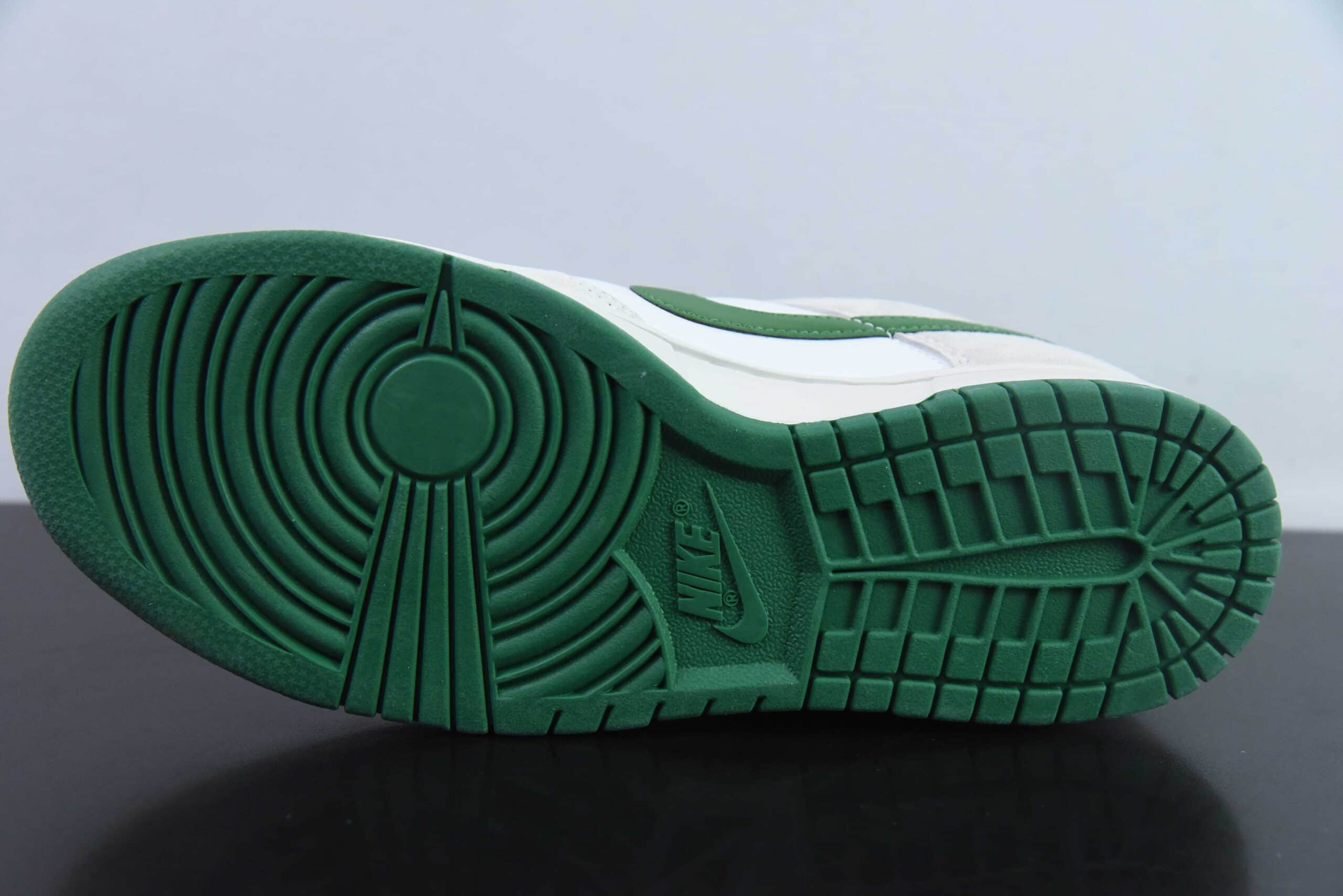 耐克Nike SB Dunk Low 猪八绿勾SB低帮休闲滑板鞋纯原版本 货号： KK1888-013