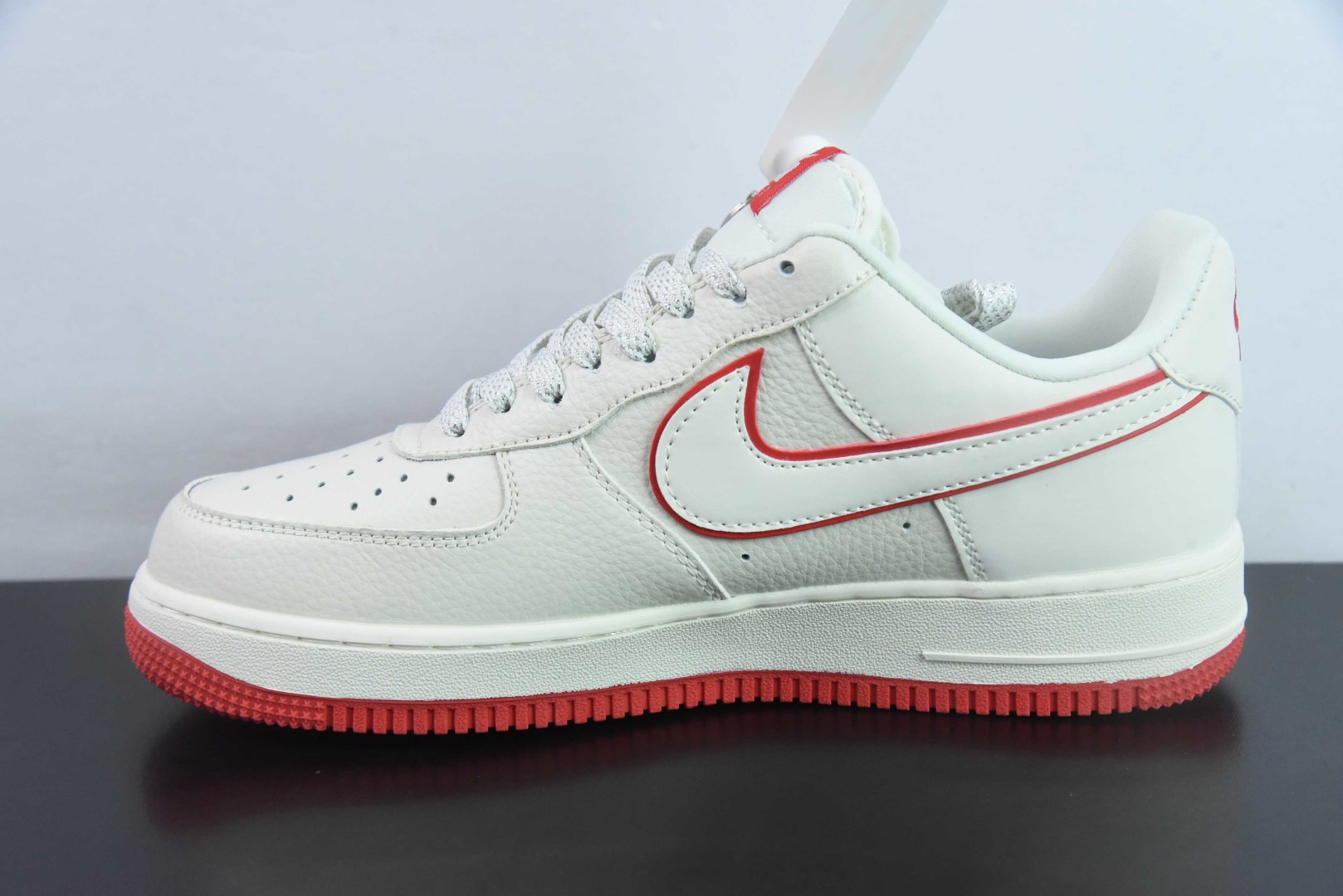 耐克NIke Air Force 1 '07 Low “Supreme联名白红”空军一号低帮休闲运动鞋纯原版本 货号：DF0188-011