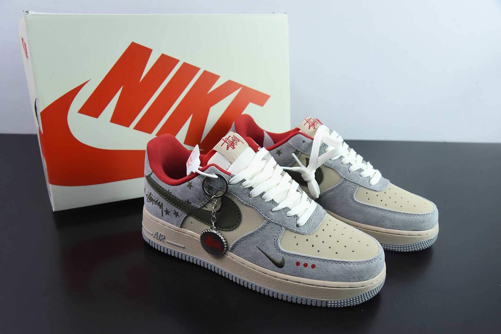 耐克Nike Air Force 1 '07 Low “斯图西联名橄榄绿五角星”空军一号低帮休闲板鞋纯原版本 货号：KK1988-034