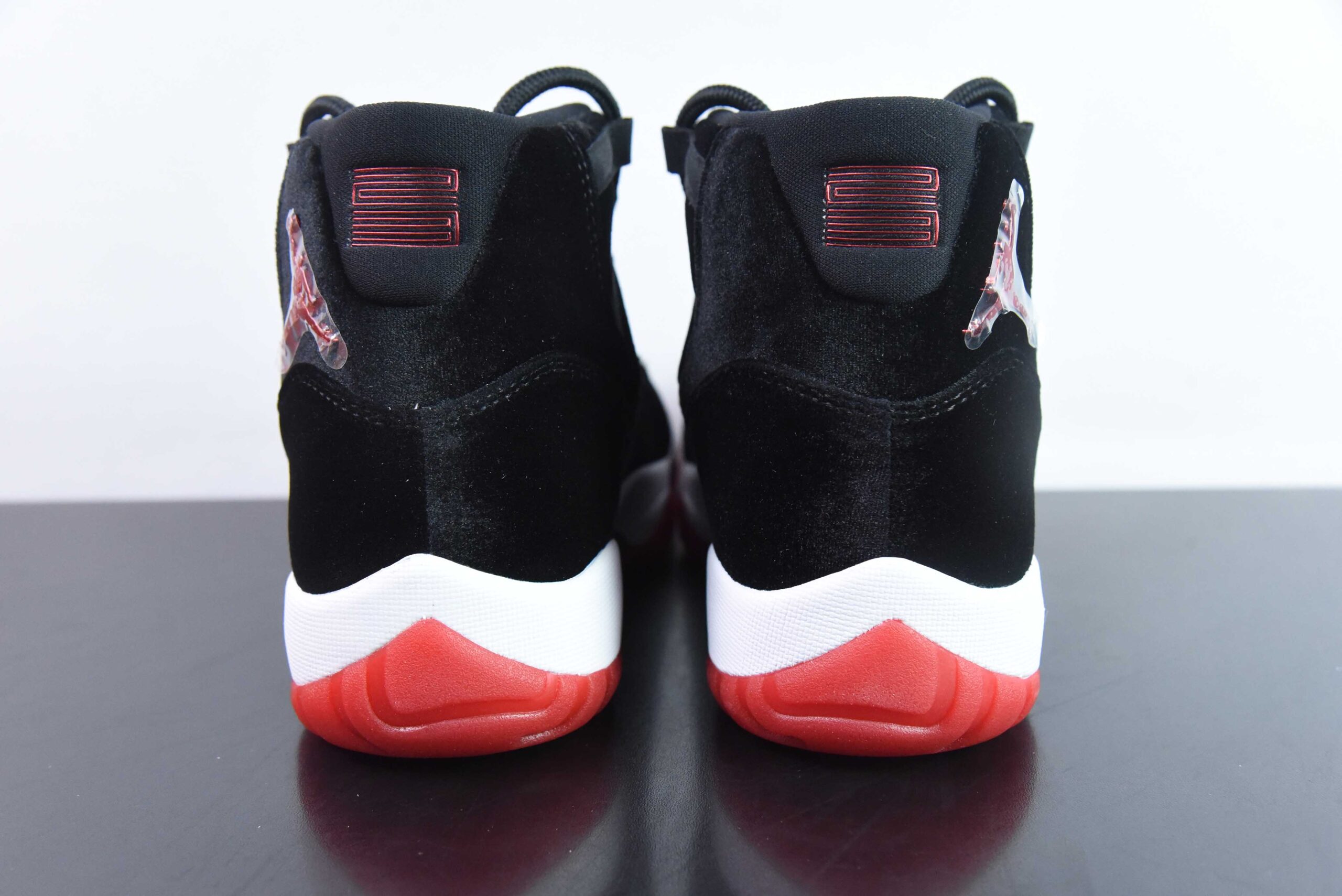 乔丹Air Jordan 11 Retro WMNS Bred Velvet AJ11天鹅绒黑红高帮篮球鞋纯原版本 货号：DB5457-061