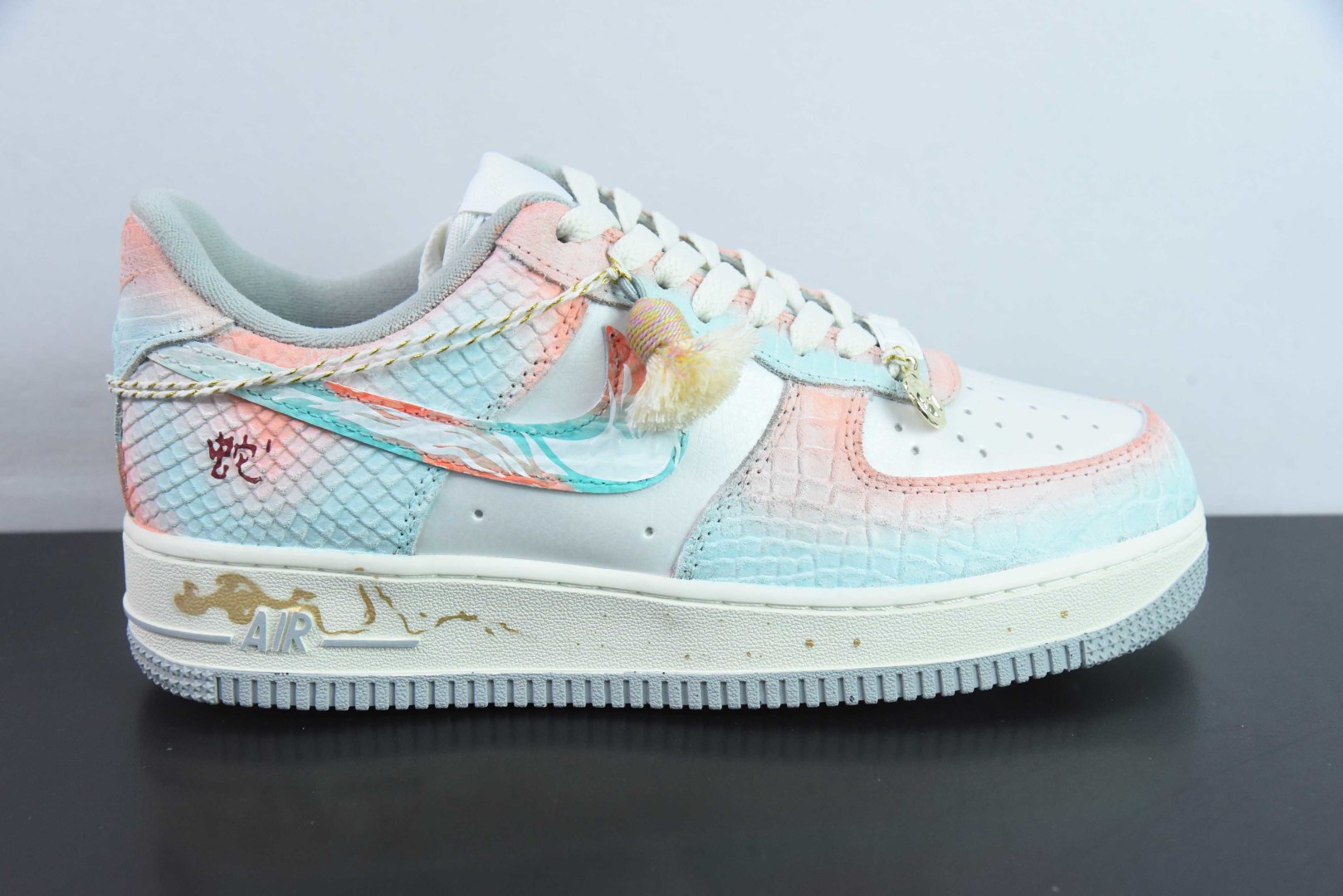 耐克Nike Air Force 1'07 Low Late Spring Rain 蛇年限定春迟雨礼盒装空军一号低帮休闲板鞋纯原版本 货号：DX2678-111