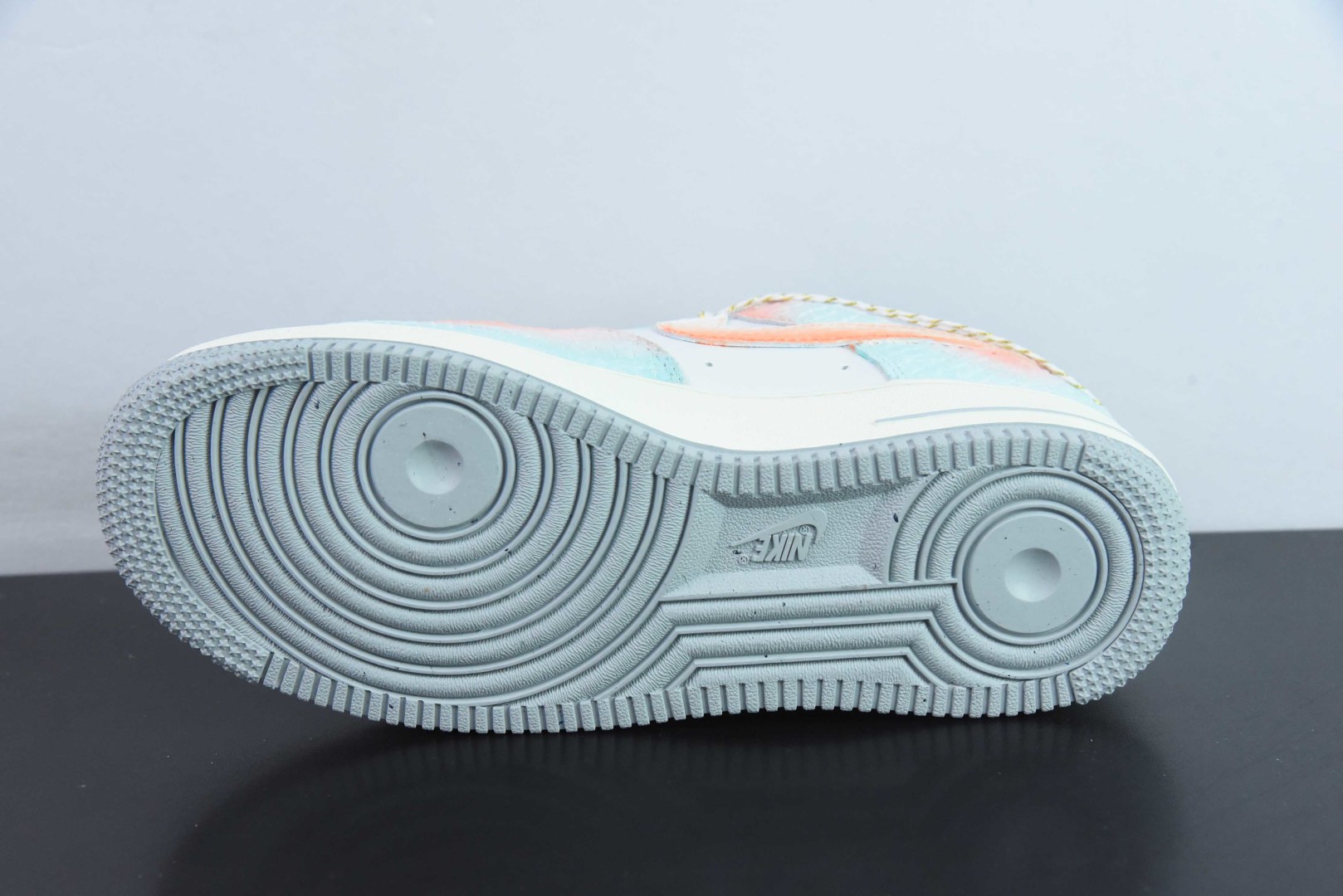 耐克Nike Air Force 1'07 Low Late Spring Rain 蛇年限定春迟雨礼盒装空军一号低帮休闲板鞋纯原版本 货号：DX2678-111