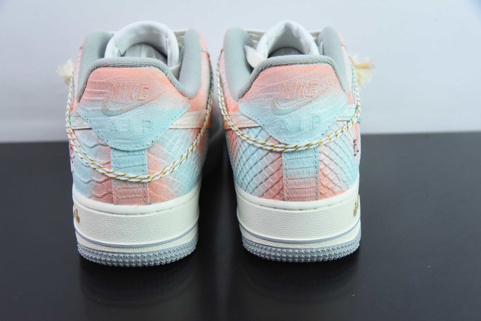 耐克Nike Air Force 1'07 Low Late Spring Rain 蛇年限定春迟雨礼盒装空军一号低帮休闲板鞋纯原版本 货号：DX2678-111