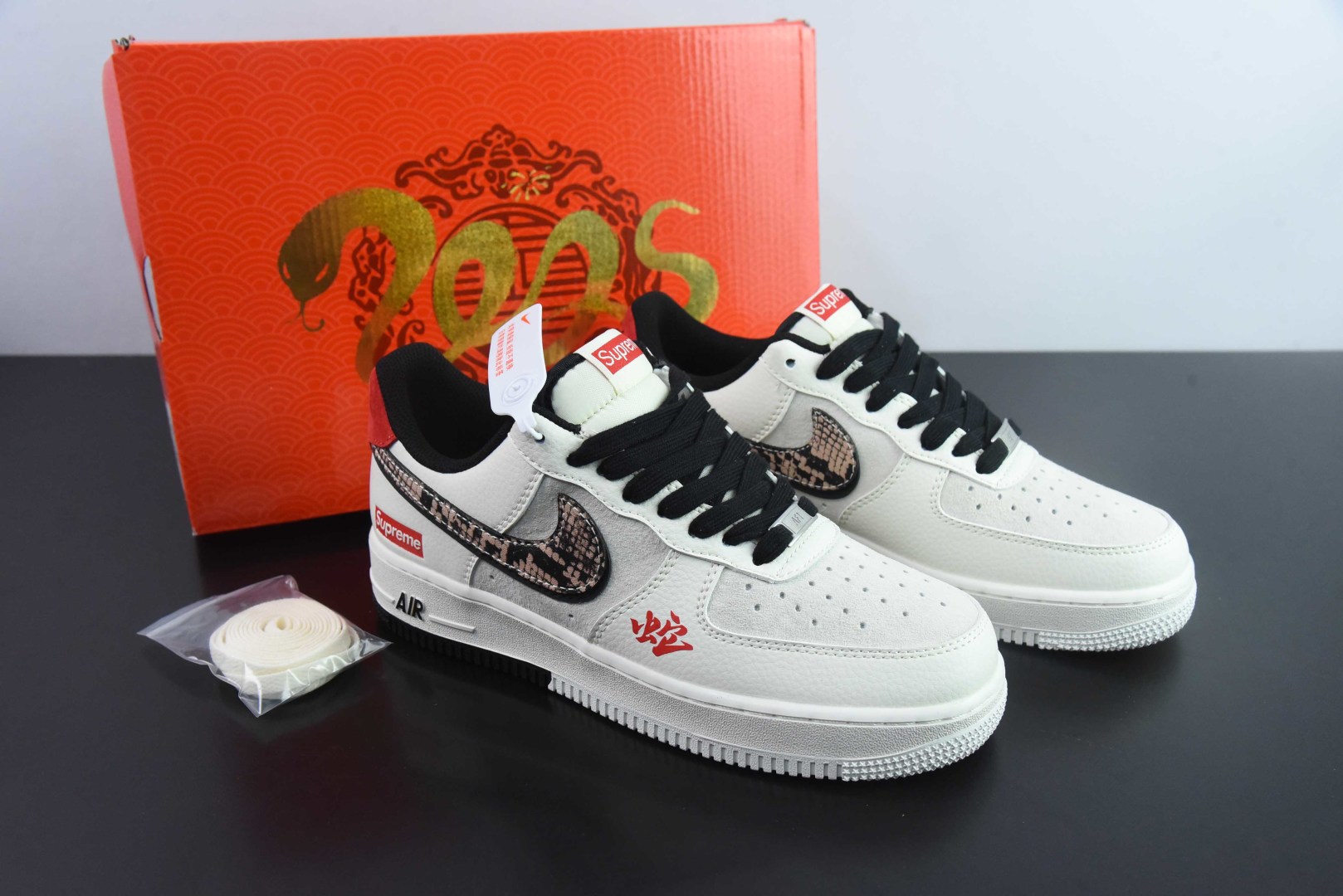 耐克NIke Air Force 1 '07 Low “Supreme联名蛇年限定蟒蛇纹双勾”空军一号低帮休闲板鞋纯原版本 货号：DM6688-026