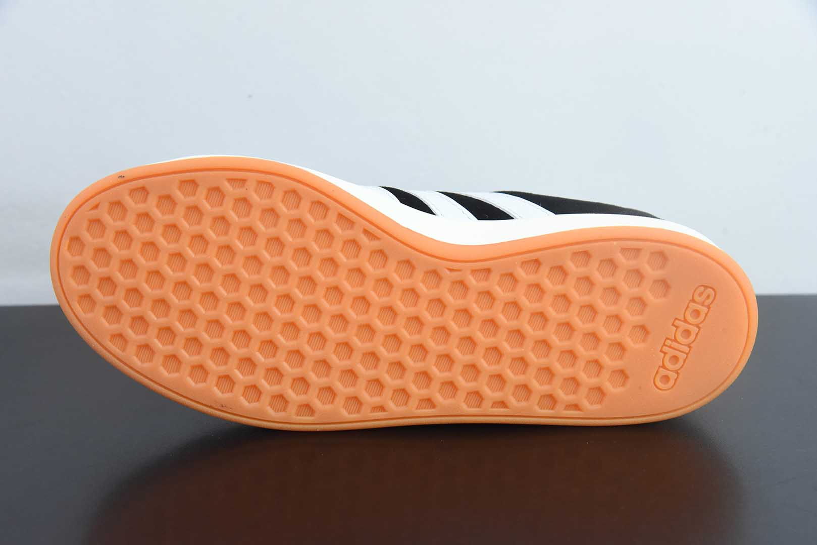 阿迪达斯Adidas GRAND COURTBEAT Base 00S黑白低帮休闲板鞋纯原版本 货号：IH6184