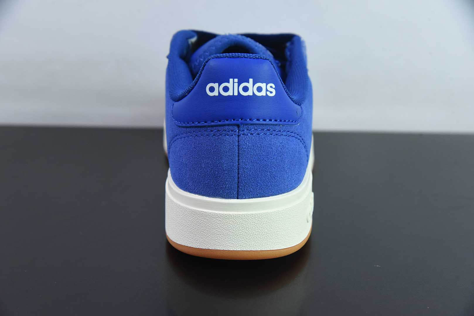 阿迪达斯Adidas GRAND COURTBEAT Base 00S 蓝白麂皮休闲耐磨低帮板鞋纯原版本 货号： IH1039