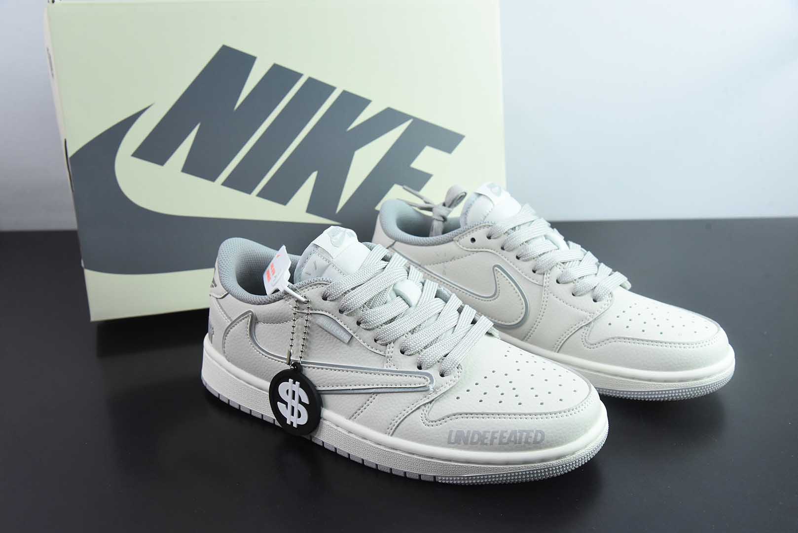 乔丹Travis Scott x Fragment Design x Air Jordan 1 Low OG SP AJ1联名款米白倒钩低帮文化休闲板鞋纯原版本 货号：DF1845 - 532