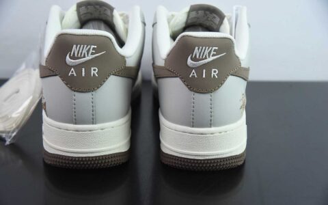 耐克Nike Air Force 1'07 Lowlvory Hyper Royal皮革米白蓝空军一号低帮休闲板鞋纯原版本 货号：FB1844-222