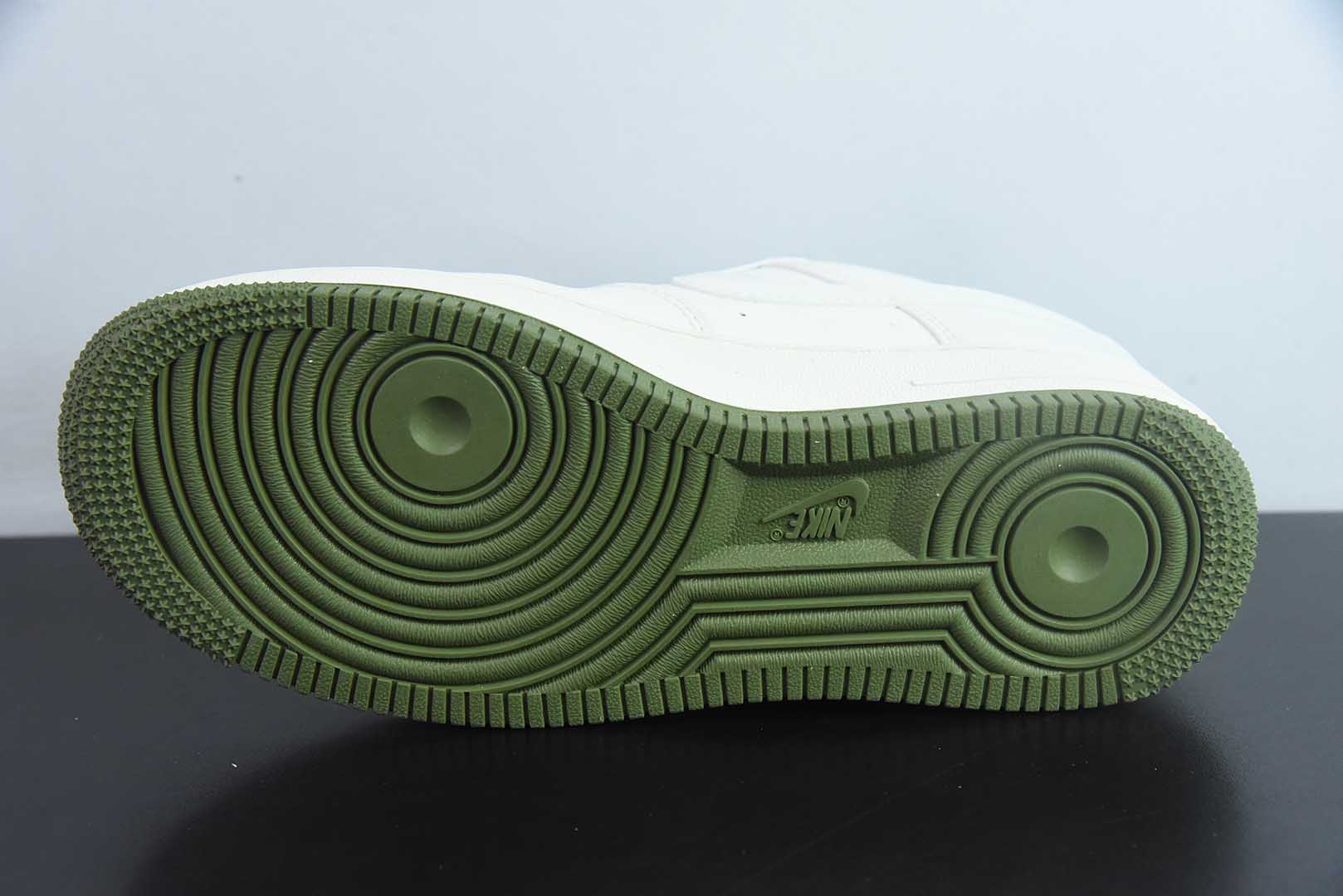 耐克Nike Air Force 1'07 Low 耐克联名白绿小三勾空军一号低帮休闲板鞋纯原版本 货号：XX3168-182