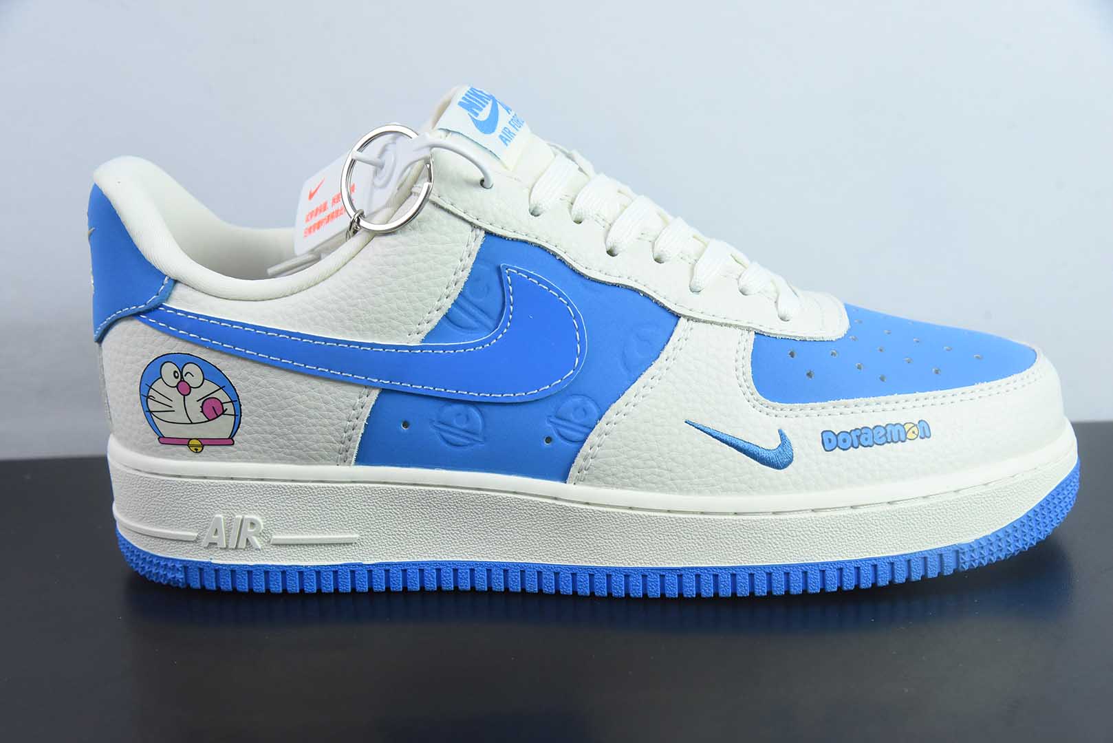 耐克Nike Air Force 1 ‘07 Low “哆唻A梦”空军一号低帮休闲板鞋纯原版本 货号：KK1988-089