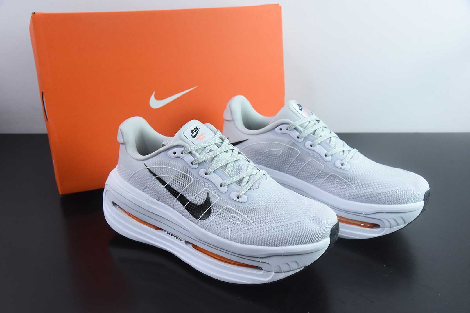 耐克 Nike Pegasus Premium White Metallic Silve顶级飞马系列浅灰白黑勾低帮户外轻量休闲运动越野慢跑鞋纯原版本 货号：HM5973-603