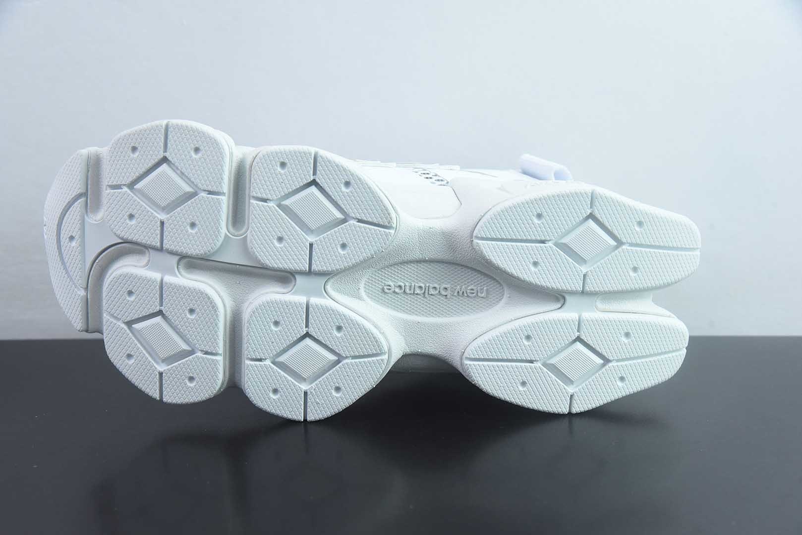 新百伦 New Balance NB9060 联名款 复古休闲运动慢跑鞋 U90606B5 纯原版本 货号:NB9060 实拍细节图