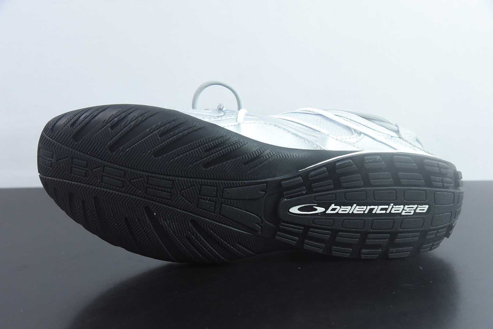 Balenciaga巴黎世家 25代Radar 圆头系带 做旧效果 纯原版本 货号:865704WSTE01011 实拍细节图