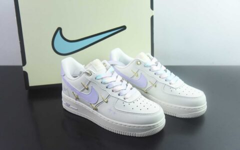 耐克 Nike Air Force 1´07 Low 空军一号低帮百搭休闲运动 紫色板鞋 全新楦头鞋型 鱼鳞大底 历时开发三个月 完美 二维码鞋标 内置芯片及solo气垫 大底高度及其弧度依照正品 钢印 logo刺绣 鞋口弧度 鞋头长度 纯原版本 货号：FV3654-511 主图