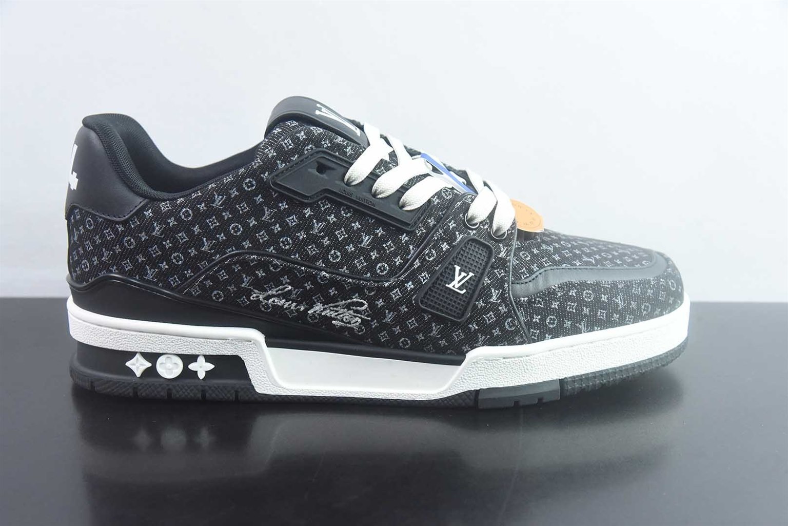 路易威登 LOUIS VUITTON 新版 VG Trainer 系列 Trainer 系列 配色 100+ 品控保障 放到国内市场包顶货 品质非常板正 到手掂量质感满满 黑白 纯原版本 实拍细节图