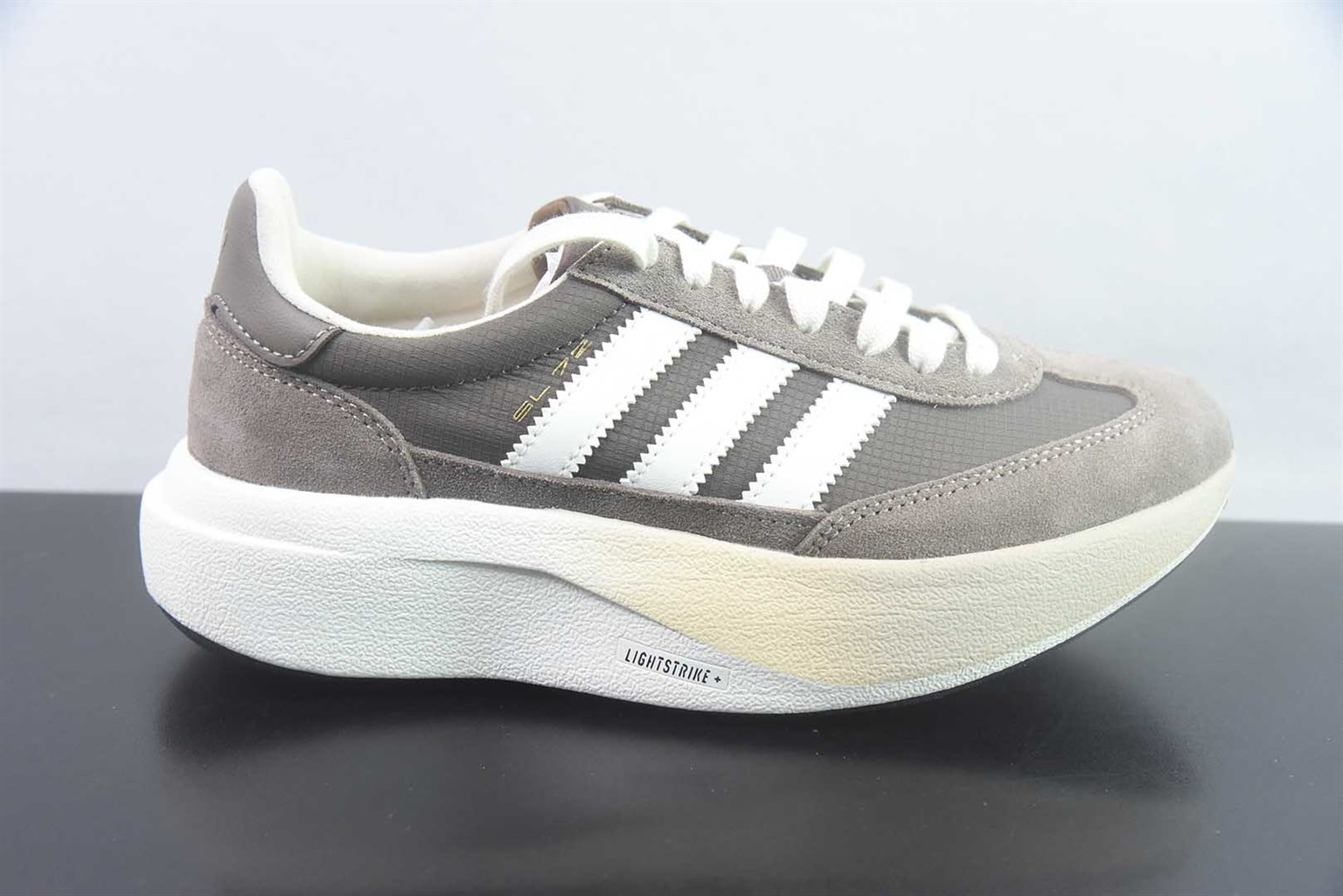 阿迪达斯 Adidas Adizero Pro Evo SL 72 舒适百搭 低帮 休闲 灰色跑步鞋 纯原版本 货号:KK3071 实拍细节图