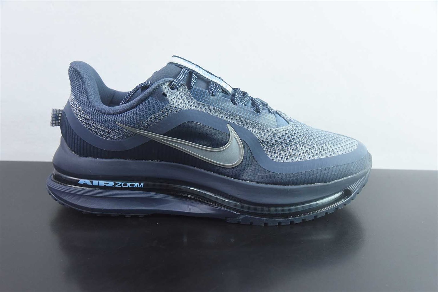 耐克 Nike Pegasus Premium 飞马全掌气垫跑步 蓝灰运动鞋 纯原版本 货号:HQ2592-405 实拍细节图