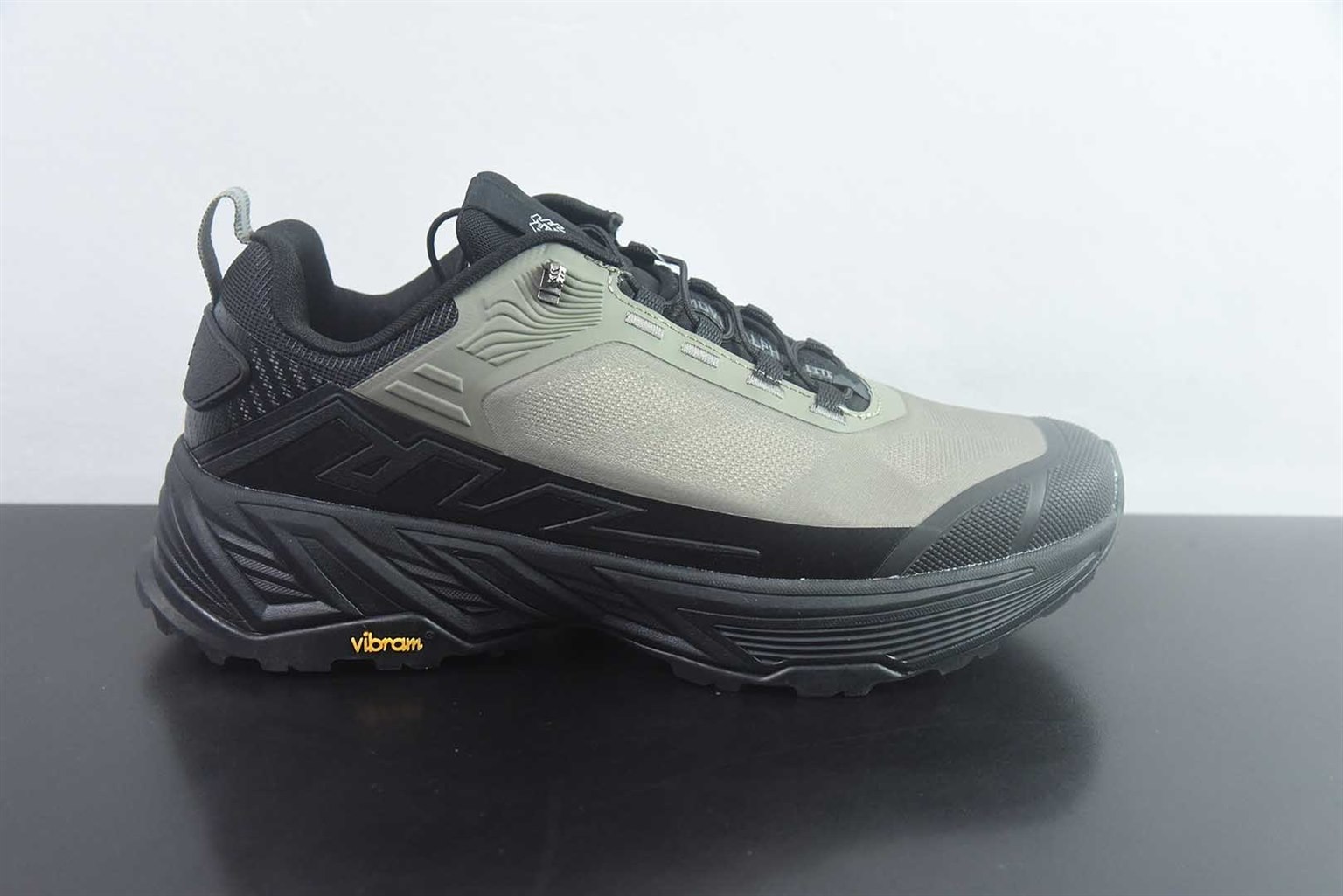 可隆 KOLON SPORT MOVE ALPHA lite 耐磨透气轻便 黑灰低帮徒步鞋 纯原版本 货号:LUFH5AN038 实拍细节图