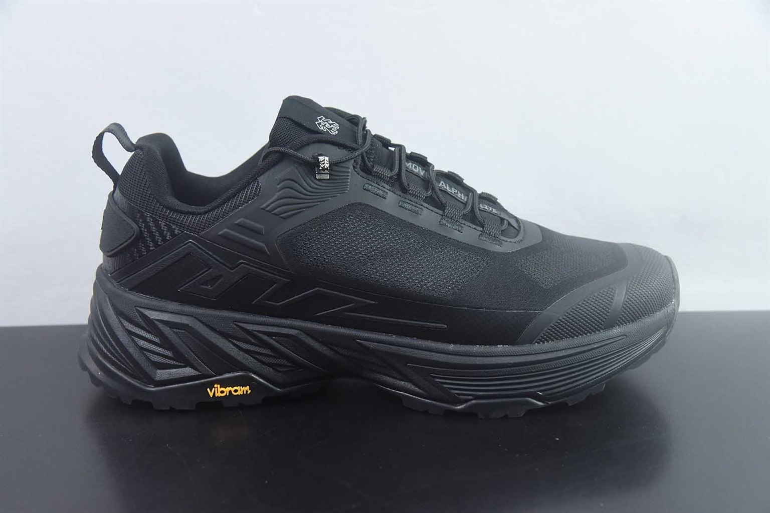 可隆 KOLON SPORT MOVE ALPHA lite 耐磨透气轻便 黑色低帮徒步鞋 纯原版本 货号:LUFH5AN038 实拍细节图