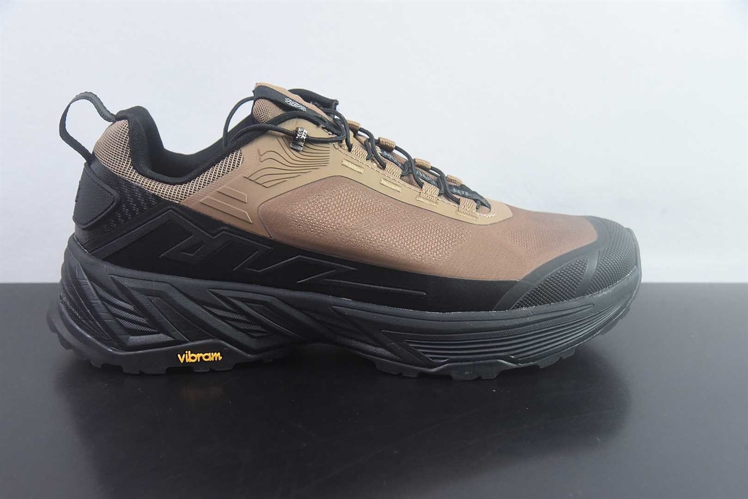 可隆 KOLON SPORT MOVE ALPHA lite 耐磨透气轻便 卡其低帮徒步鞋 纯原版本 货号:LUFH5AN038 实拍细节图