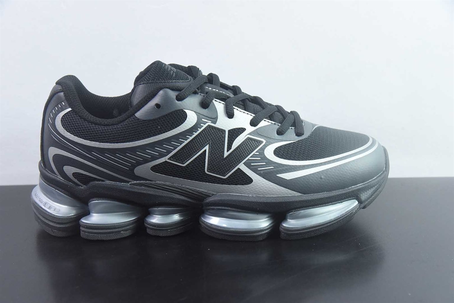 新百伦 New Balance NB2000 舒适百搭 低帮 休闲 黑灰跑步鞋 纯原版本 货号：U20008LL 实拍细节图
