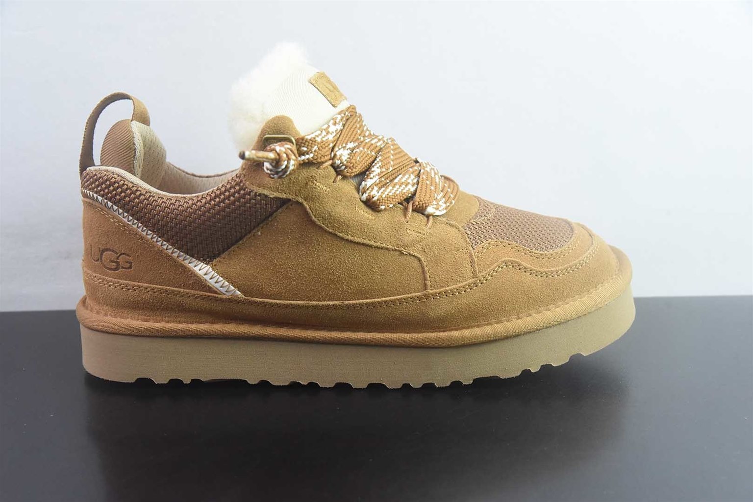 UGG W Lowmel 低帮运动风羊毛鞋 栗色 纯原版本 货号:QAJJ75085437 实拍细节图