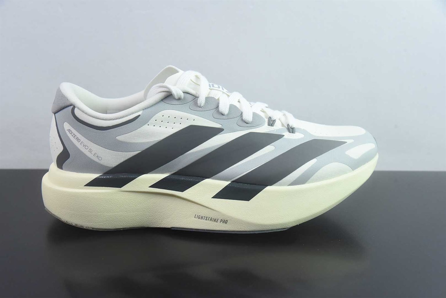 阿迪达斯 Adidas Adizero Evo SL EXO M 舒适百搭 低帮休闲 银灰跑步鞋 纯原版本 货号:KJ0430 实拍细节图